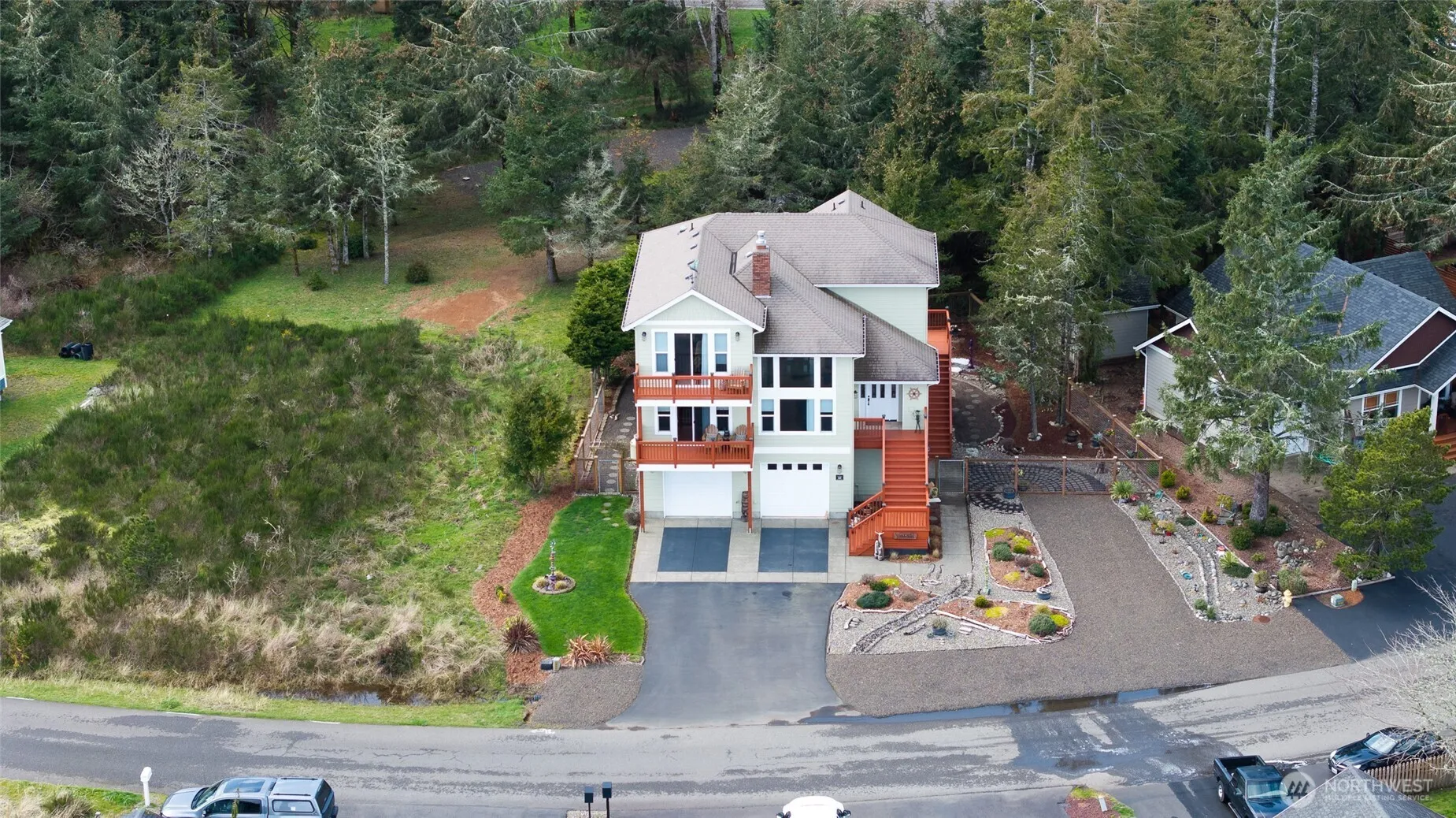 Property photo for 125 Sunrise Avenue Se, Ocean Shores photo 3