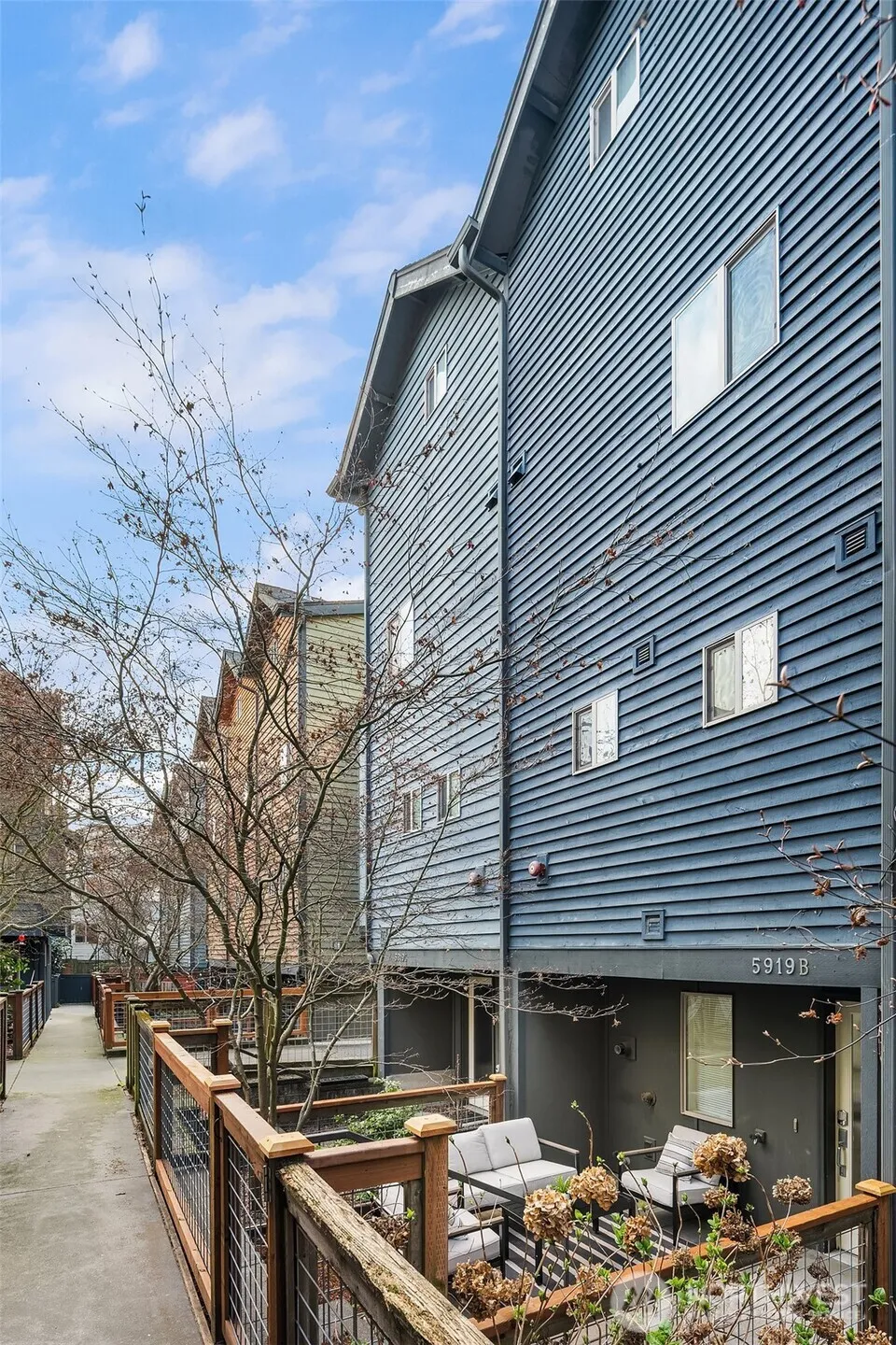 Property photo for 5919 California Avenue Sw #b, Seattle