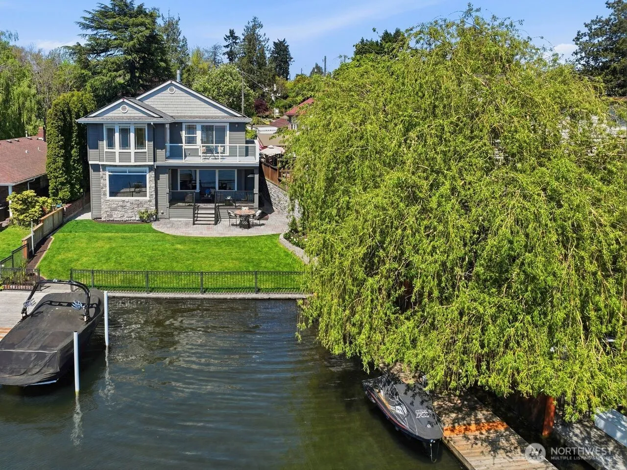 Property photo for 8696 Island Drive S, Seattle photo 3