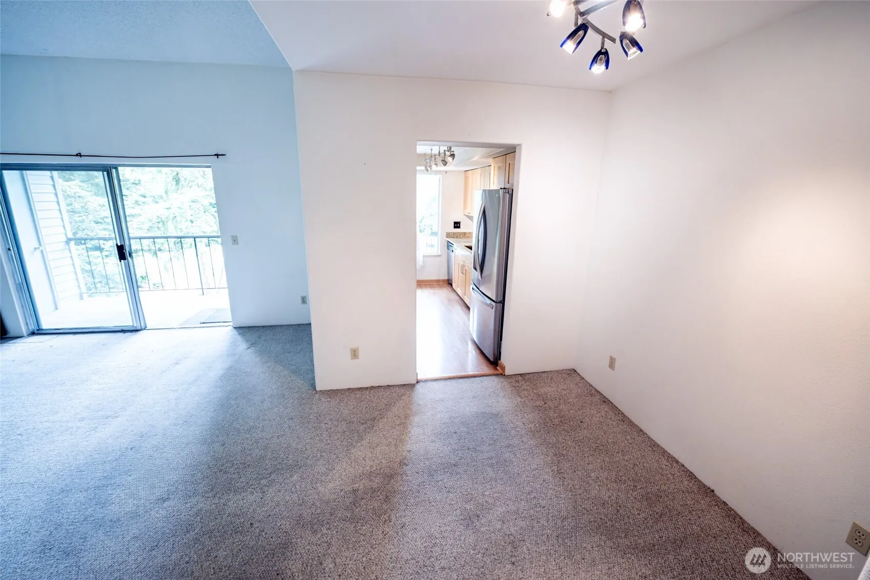 Property photo for 4635 W Lake Sammamish Parkway Se #g305, Issaquah photo 5