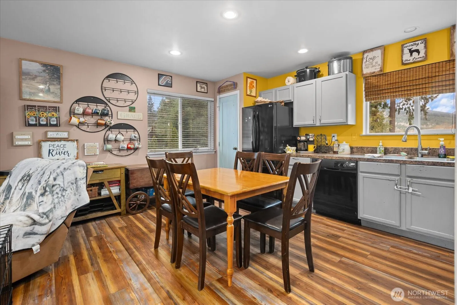Property photo for 12808 E Macs Loop Road, Granite Falls photo 5