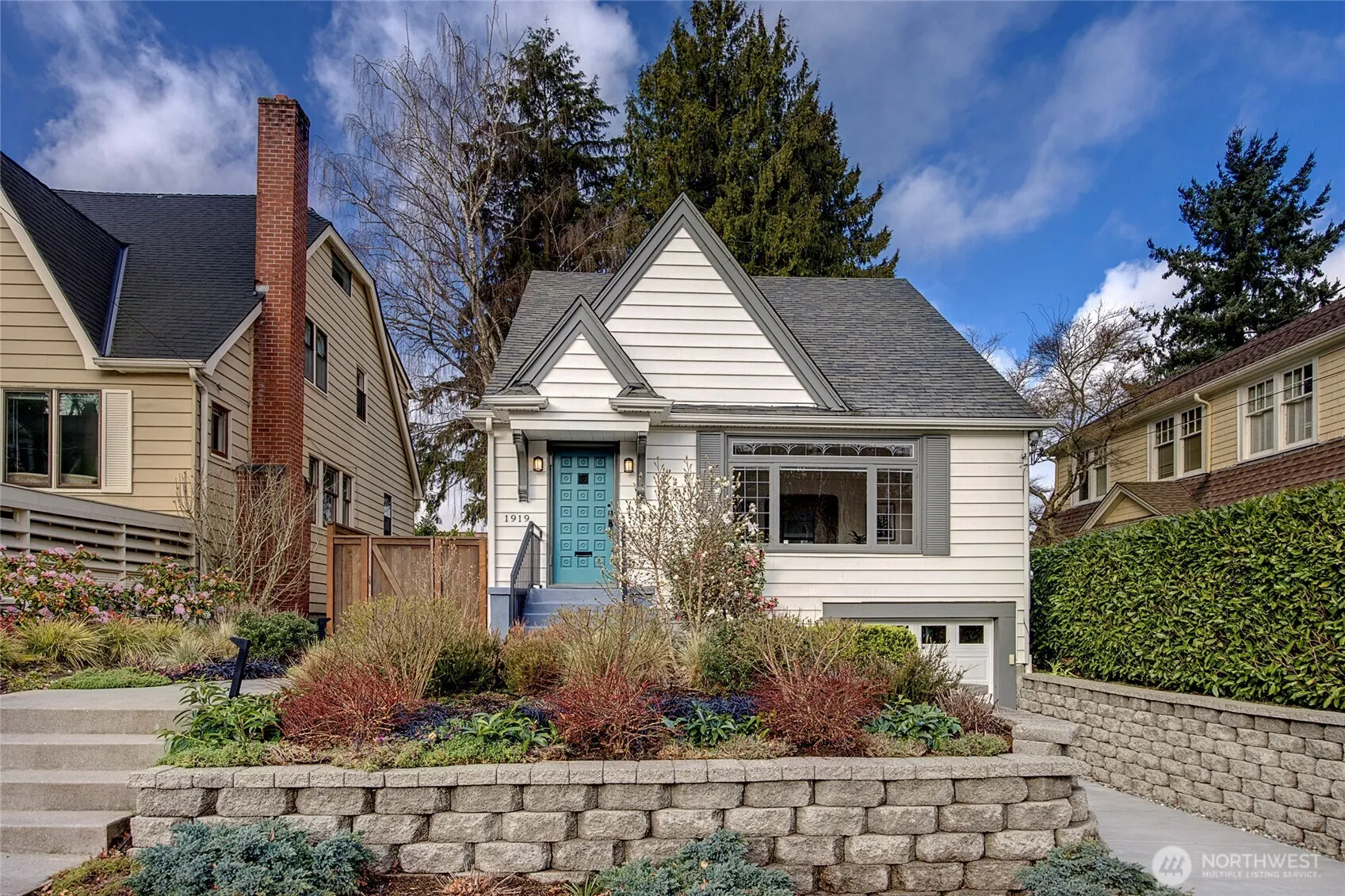 Property photo for 1919 11th Avenue E, Seattle photo 3