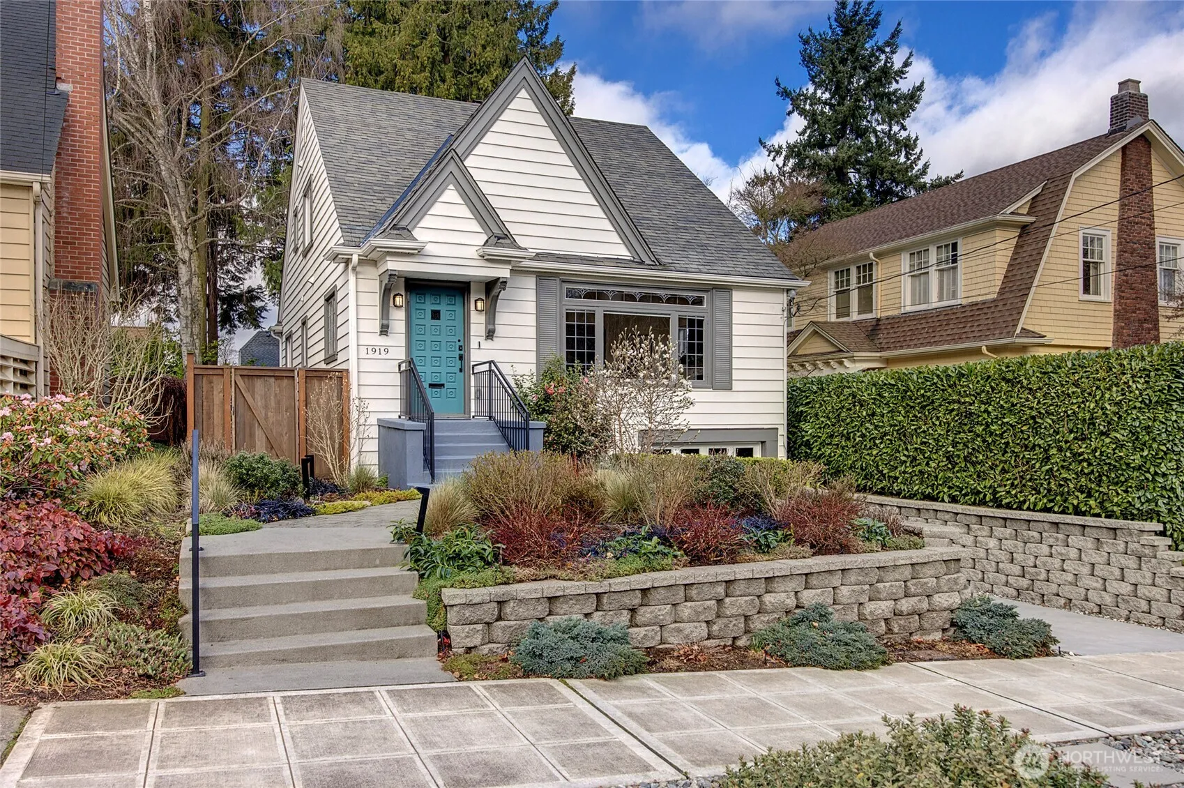 Property photo for 1919 11th Avenue E, Seattle photo 2