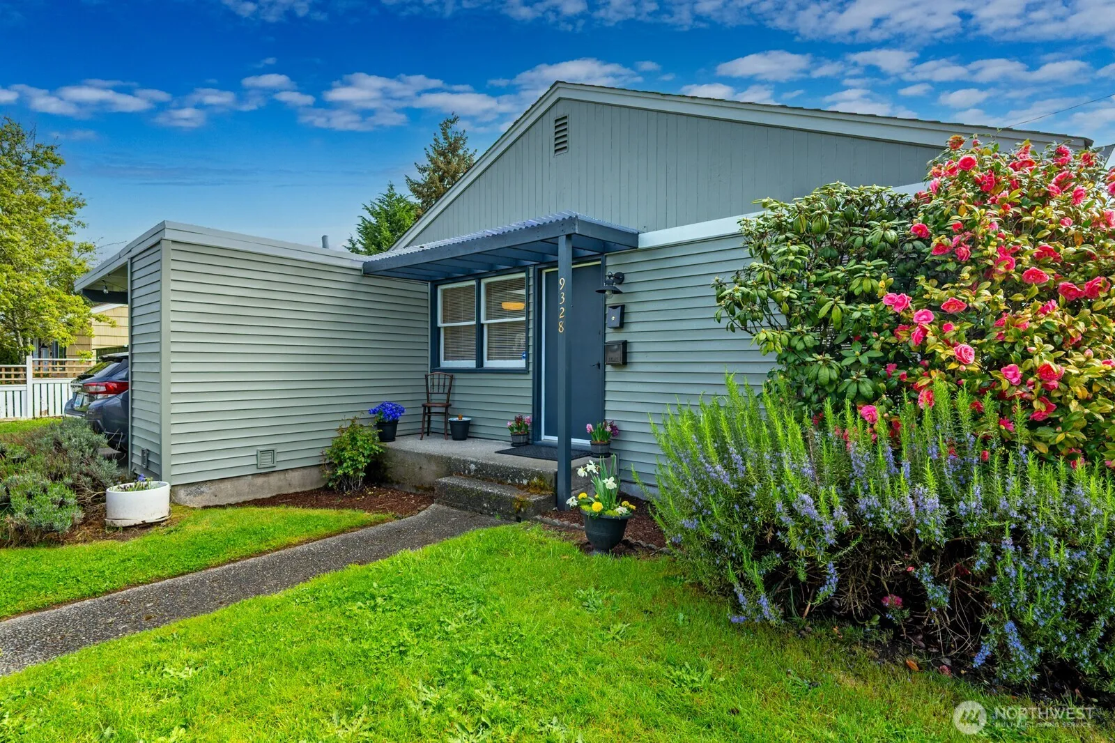 Property photo for 9328 31st Avenue Sw, Seattle photo 4