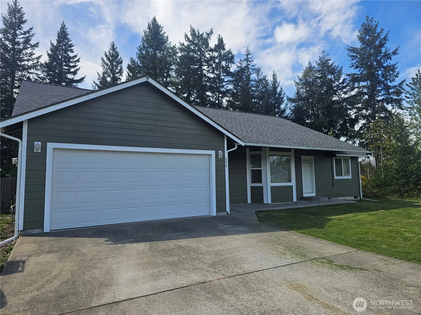 Property photo for 699 Myers Street Se, Rainier