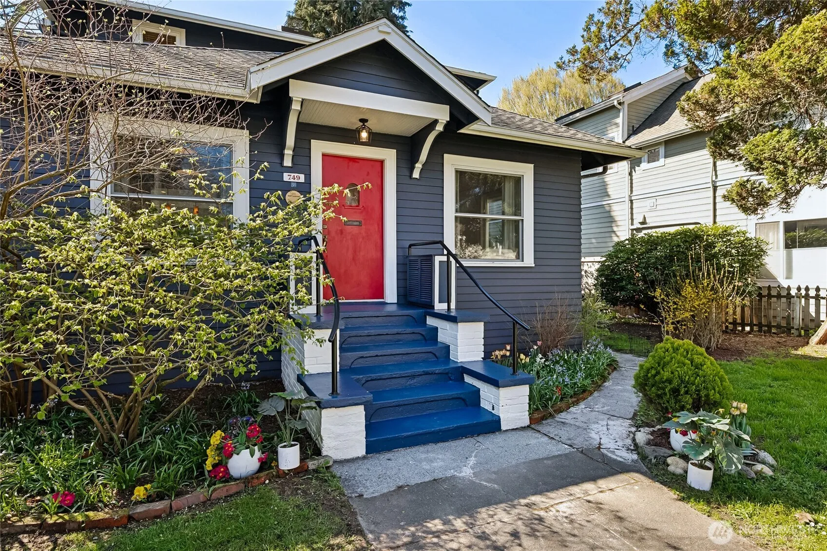 Property photo for 749 N 76th St, Seattle photo 2