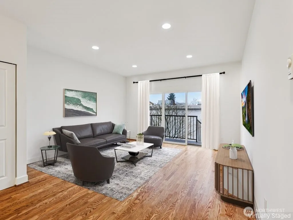 Property photo for 2814 E Spring Street, Seattle photo 4