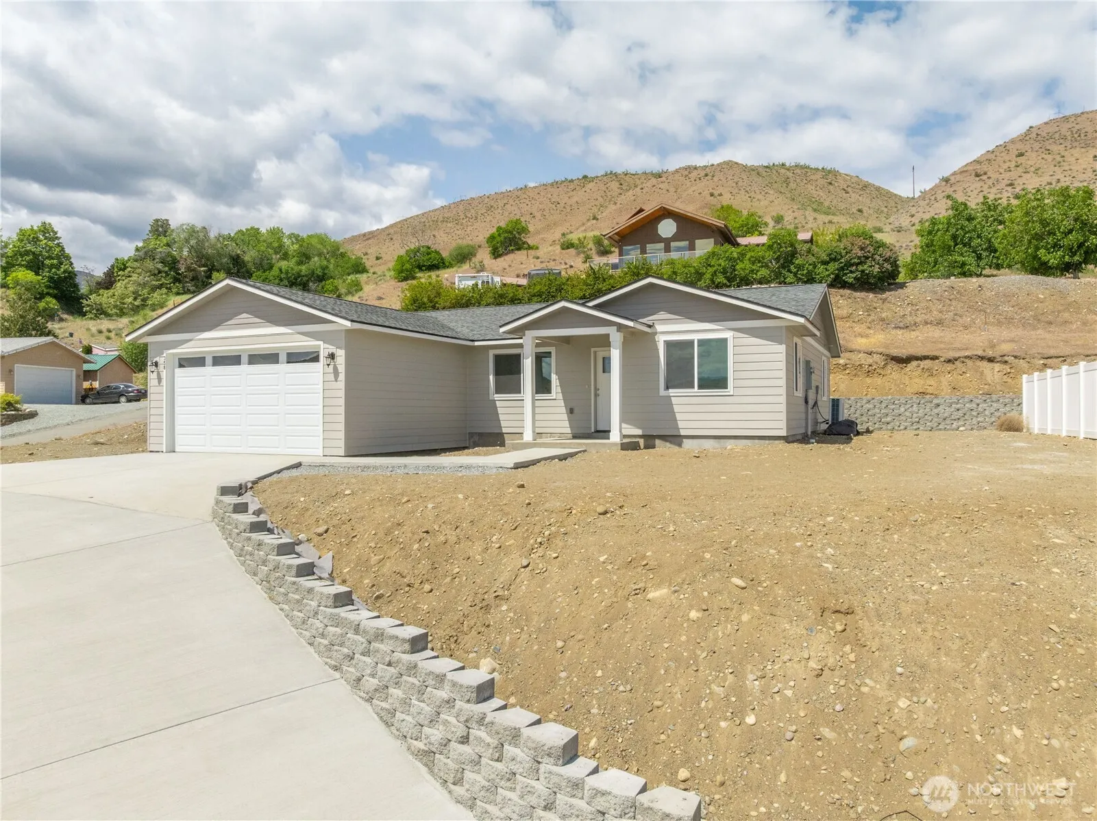 Property photo for 358 Ives Street, Pateros photo 3