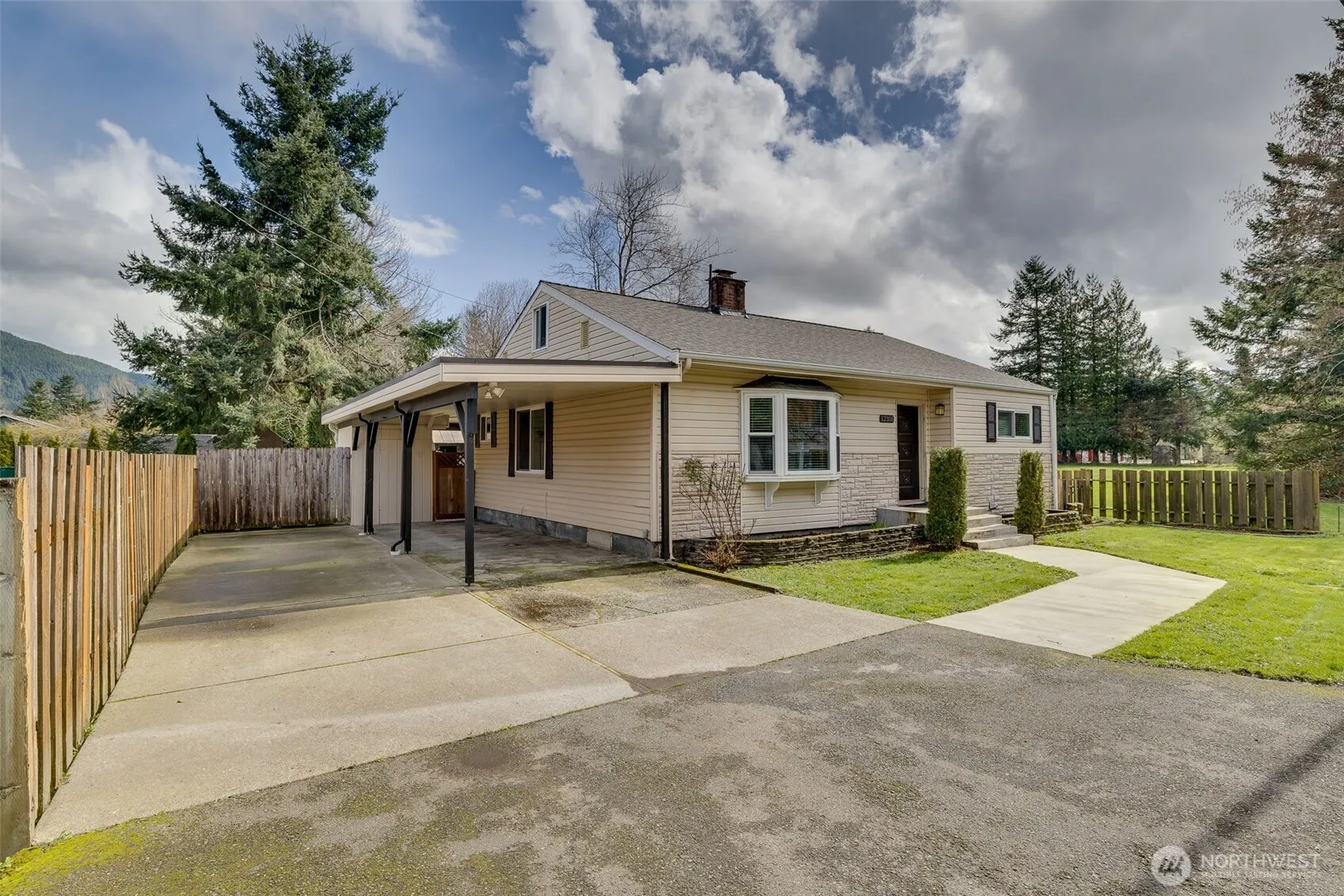 Property photo for 12316 412th Avenue Se, North Bend photo 4