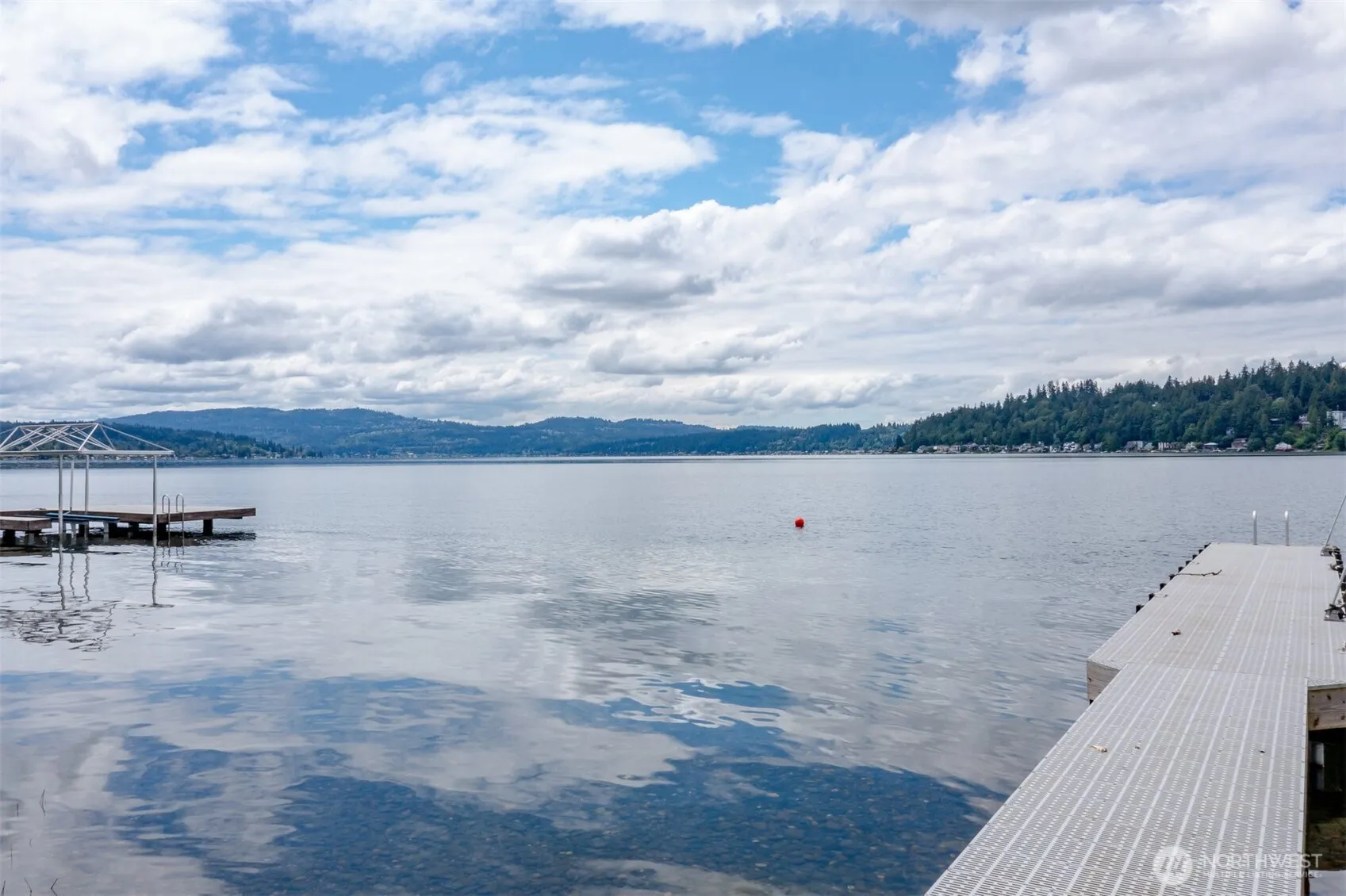Property photo for 2642 E Lake Sammamish Parkway Ne, Sammamish photo 4