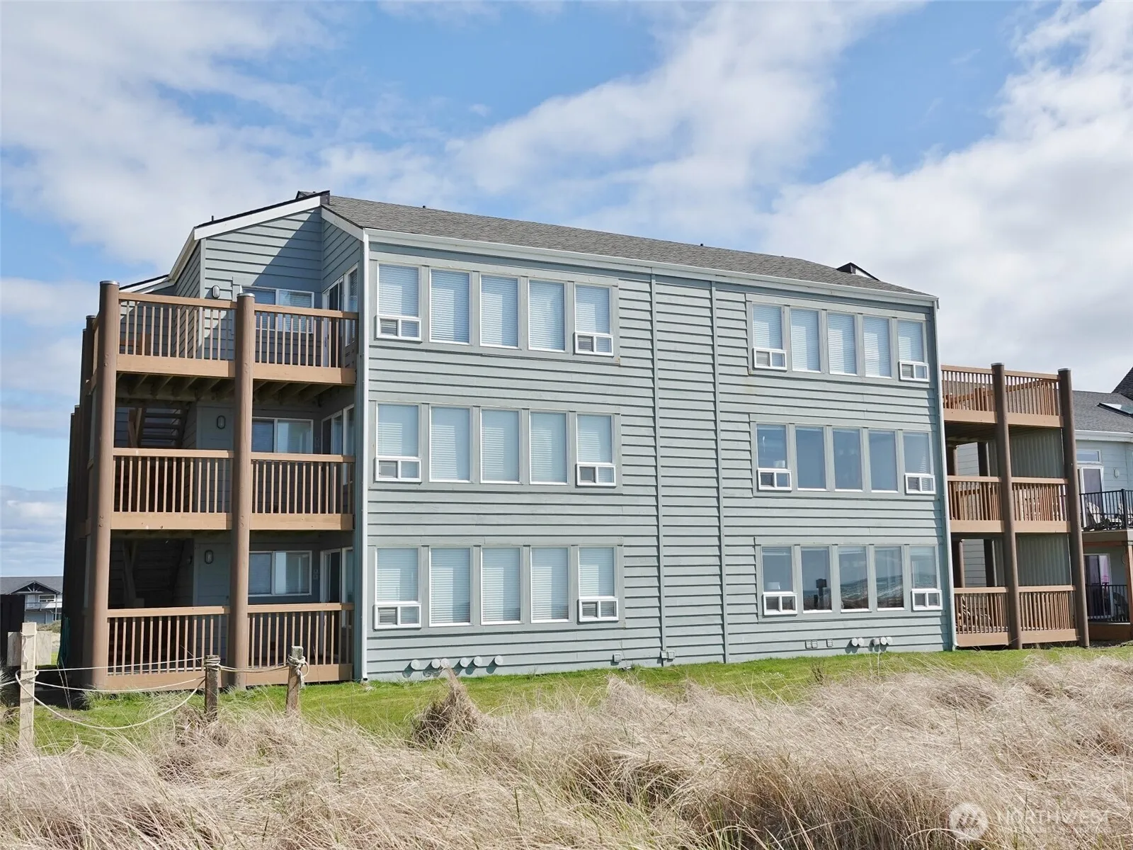 Property photo for 1407 Ocean Shores Boulevard Sw #1n-h, Ocean Shores photo 2