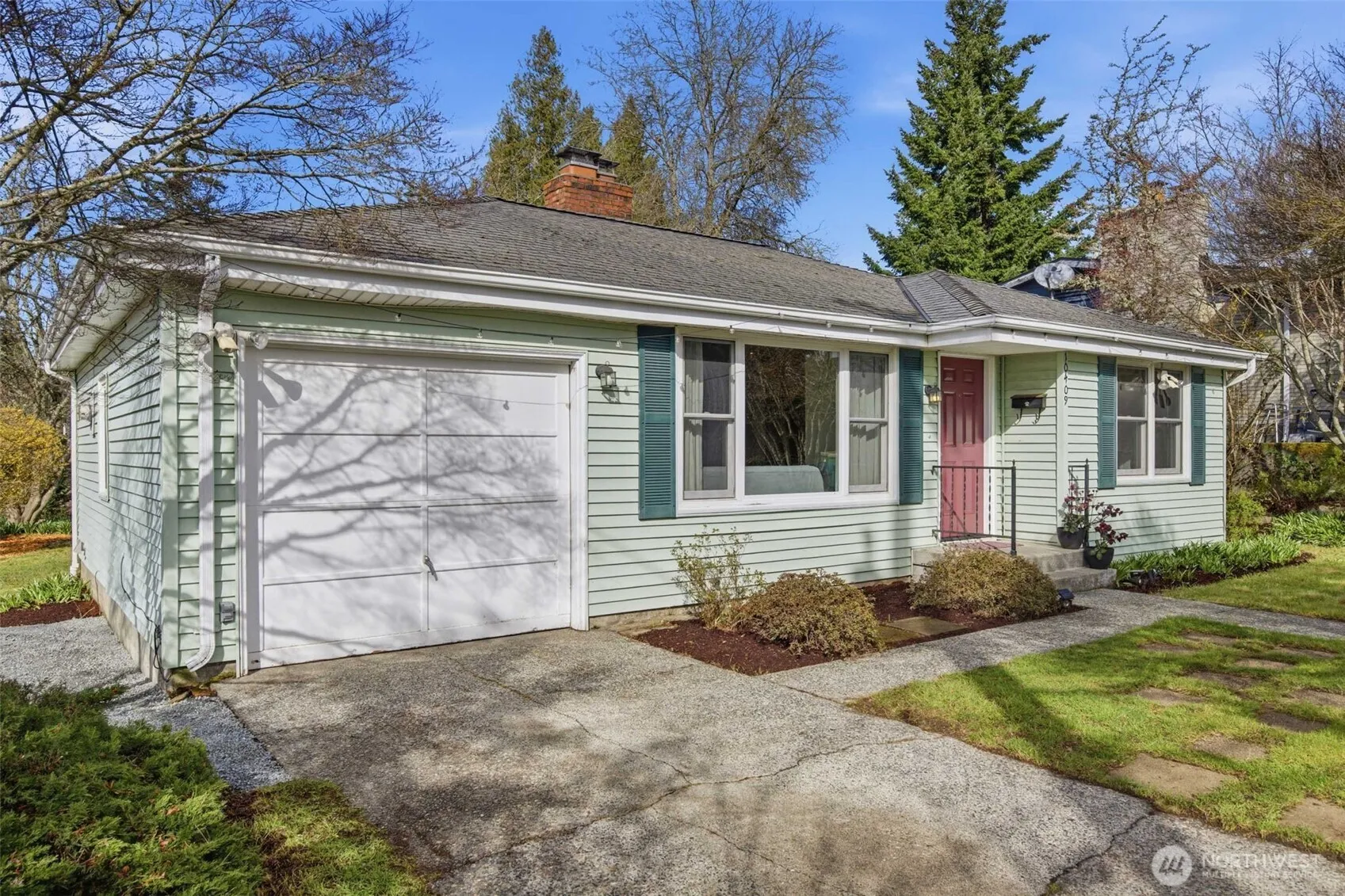 Property photo for 10409 39th Avenue Sw, Seattle photo 3