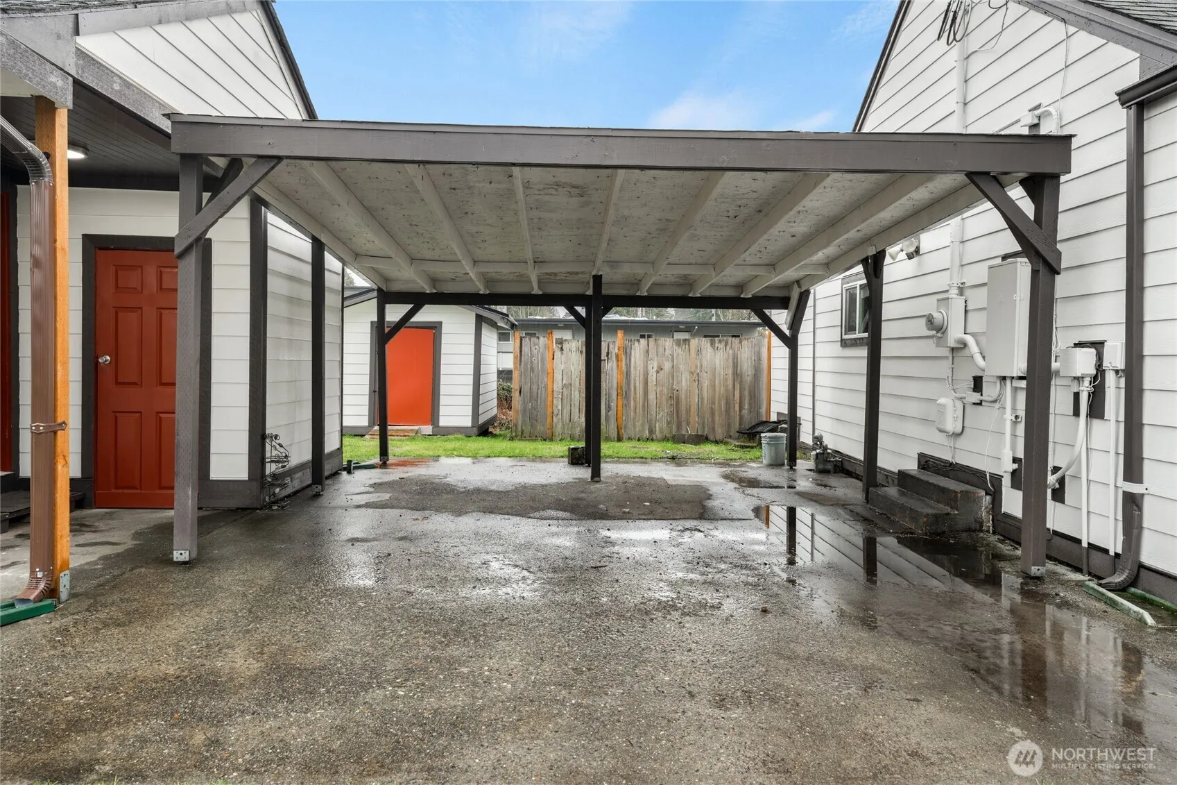 Property photo for 6146 88 Street Sw, Lakewood photo 3