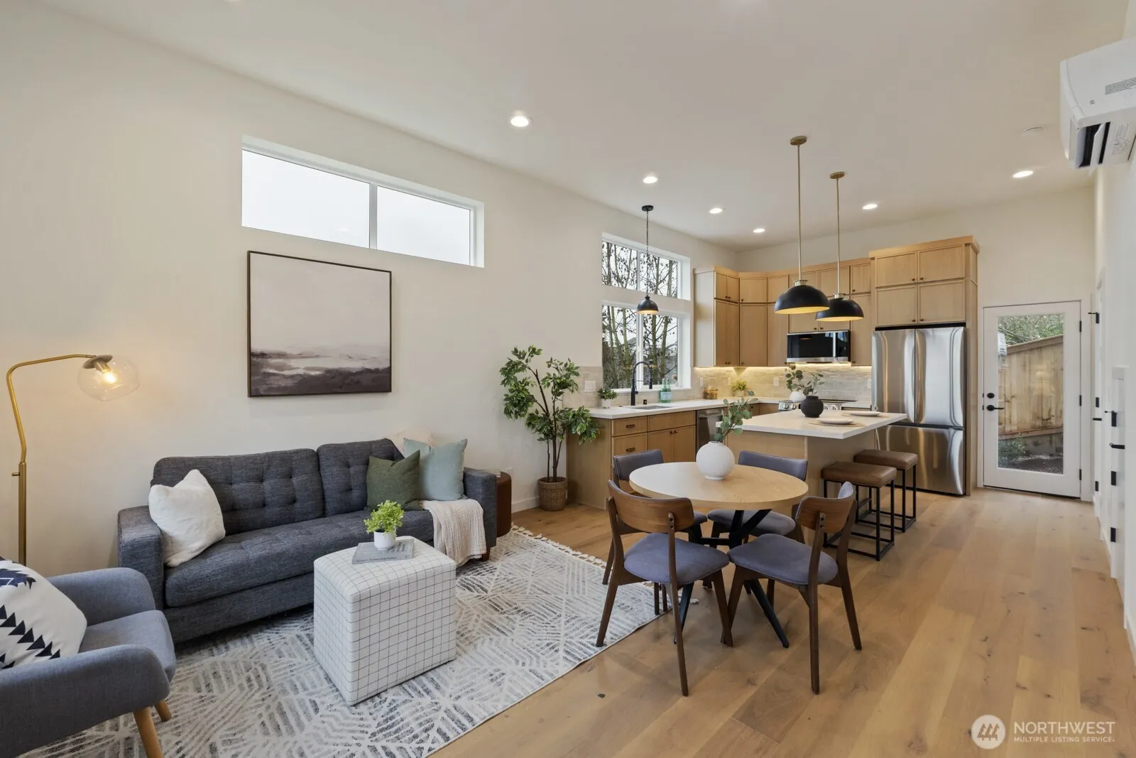 Property photo for 2213 W Bertona Street, Seattle photo 5