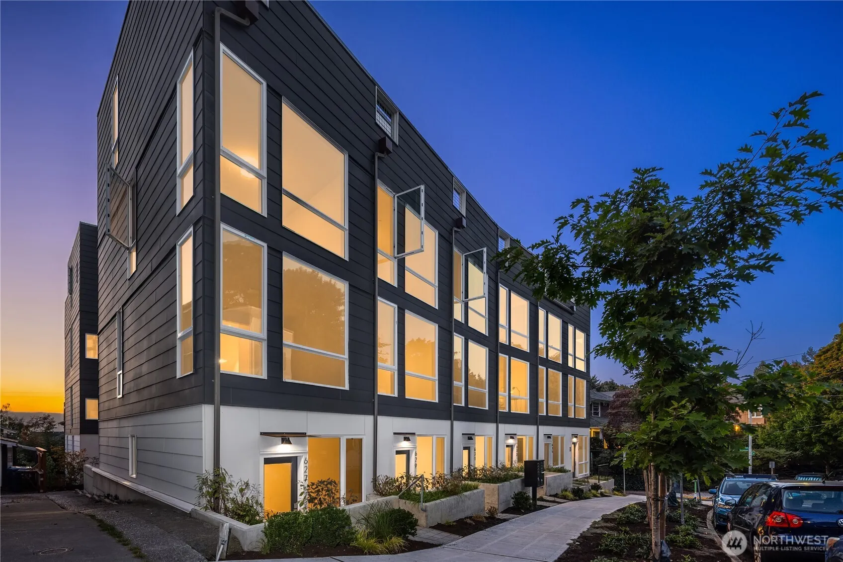 Property photo for 627 13th Avenue E, Seattle