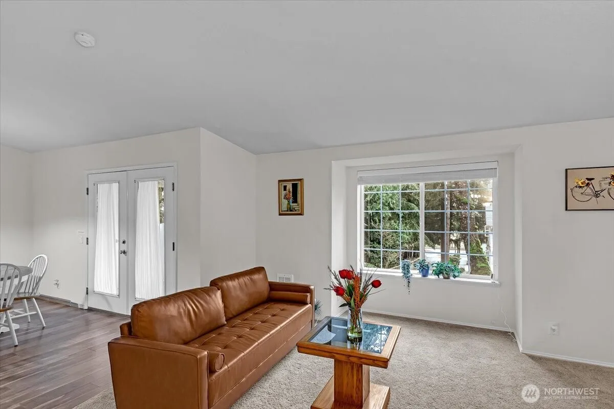 Property photo for 8653 Avondale Rd Ne #d208, Redmond photo 5