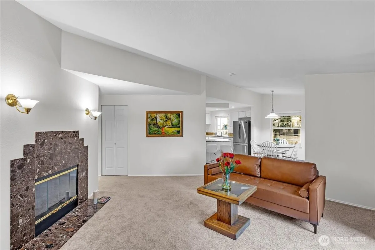 Property photo for 8653 Avondale Rd Ne #d208, Redmond photo 2