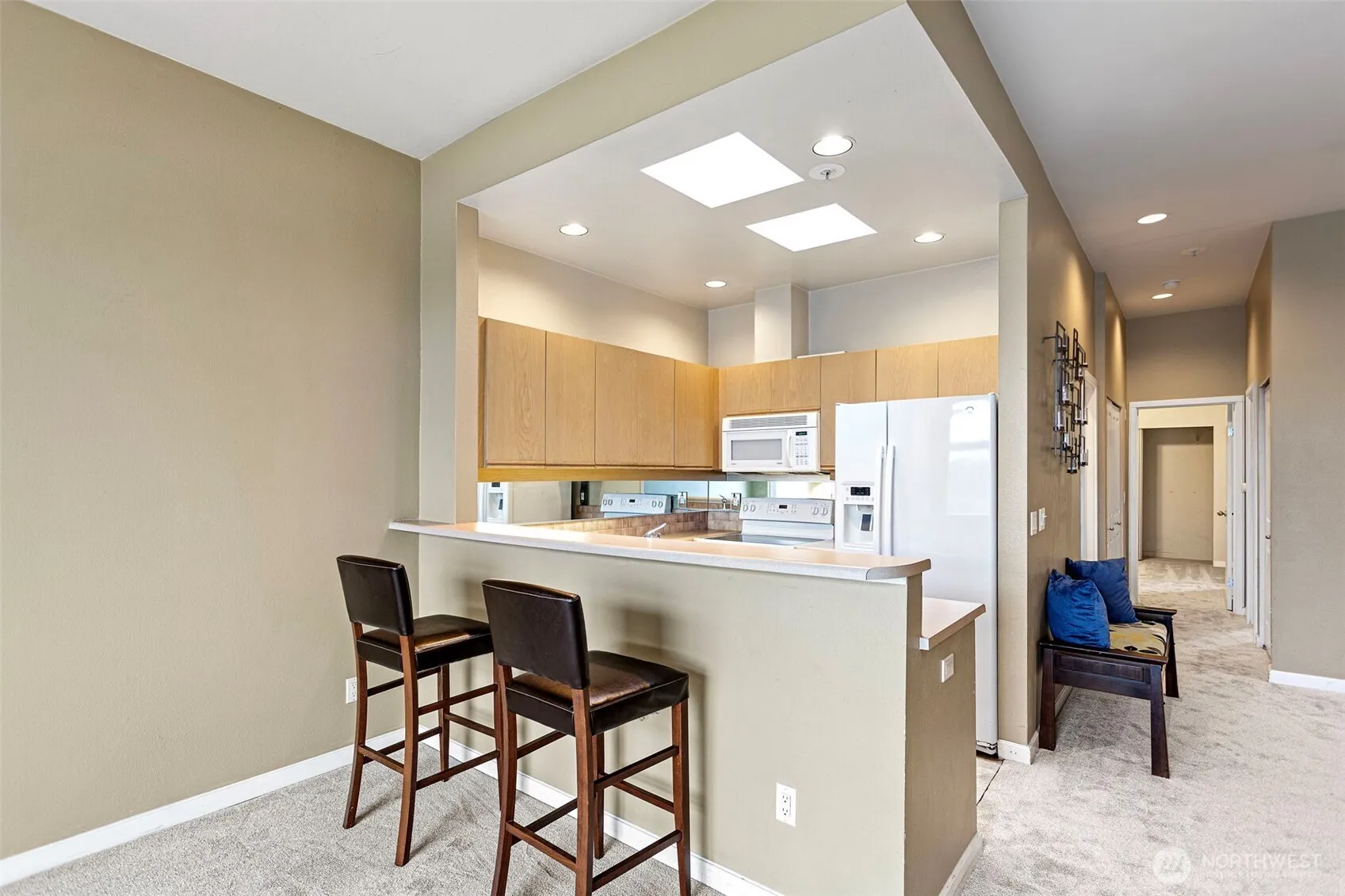 Property photo for 1504 Aurora Ave N #504, Seattle photo 4