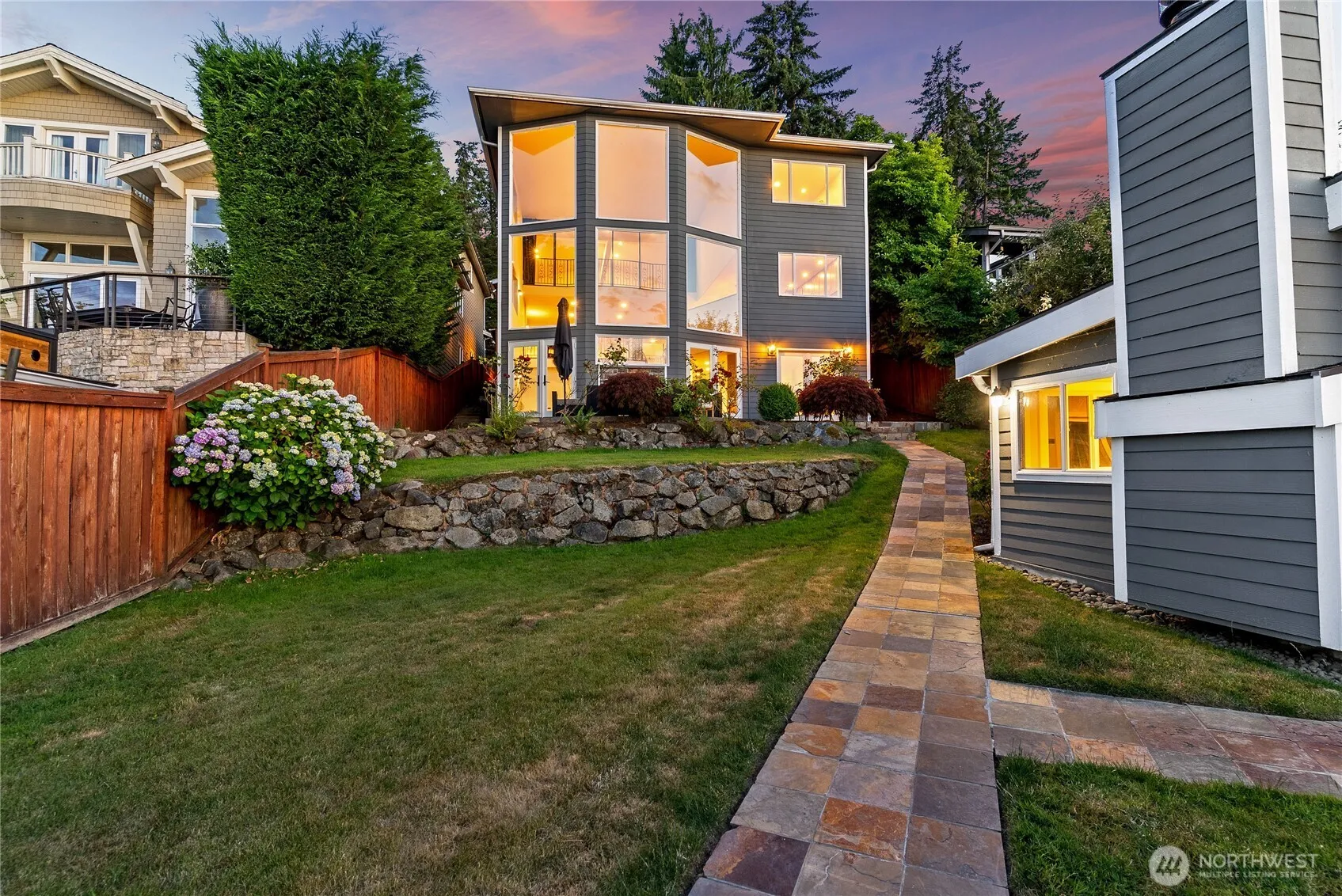 Property photo for 17714 Se 40th Place, Bellevue photo 2