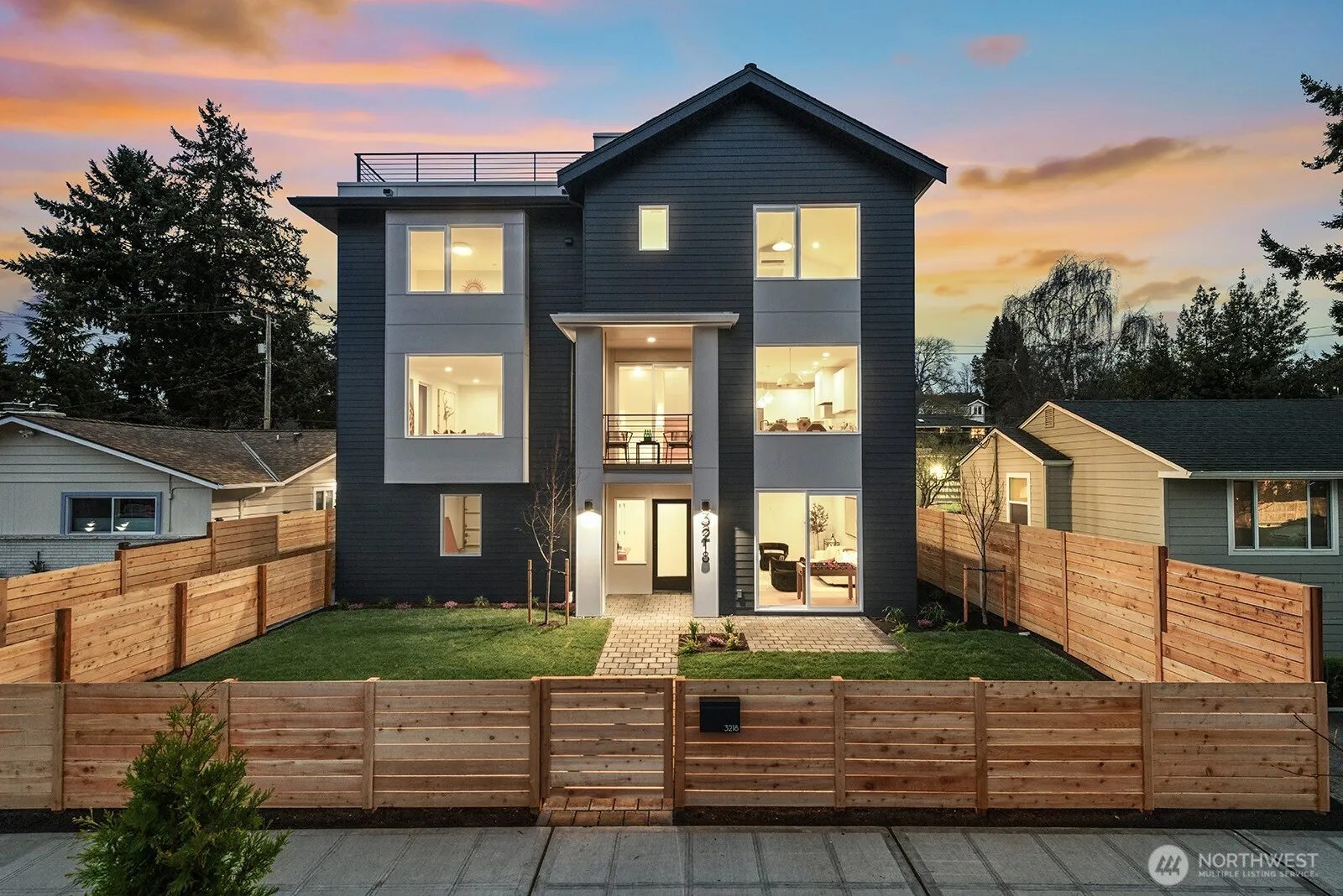 Property photo for 3218 47th Avenue Sw, Seattle photo 2