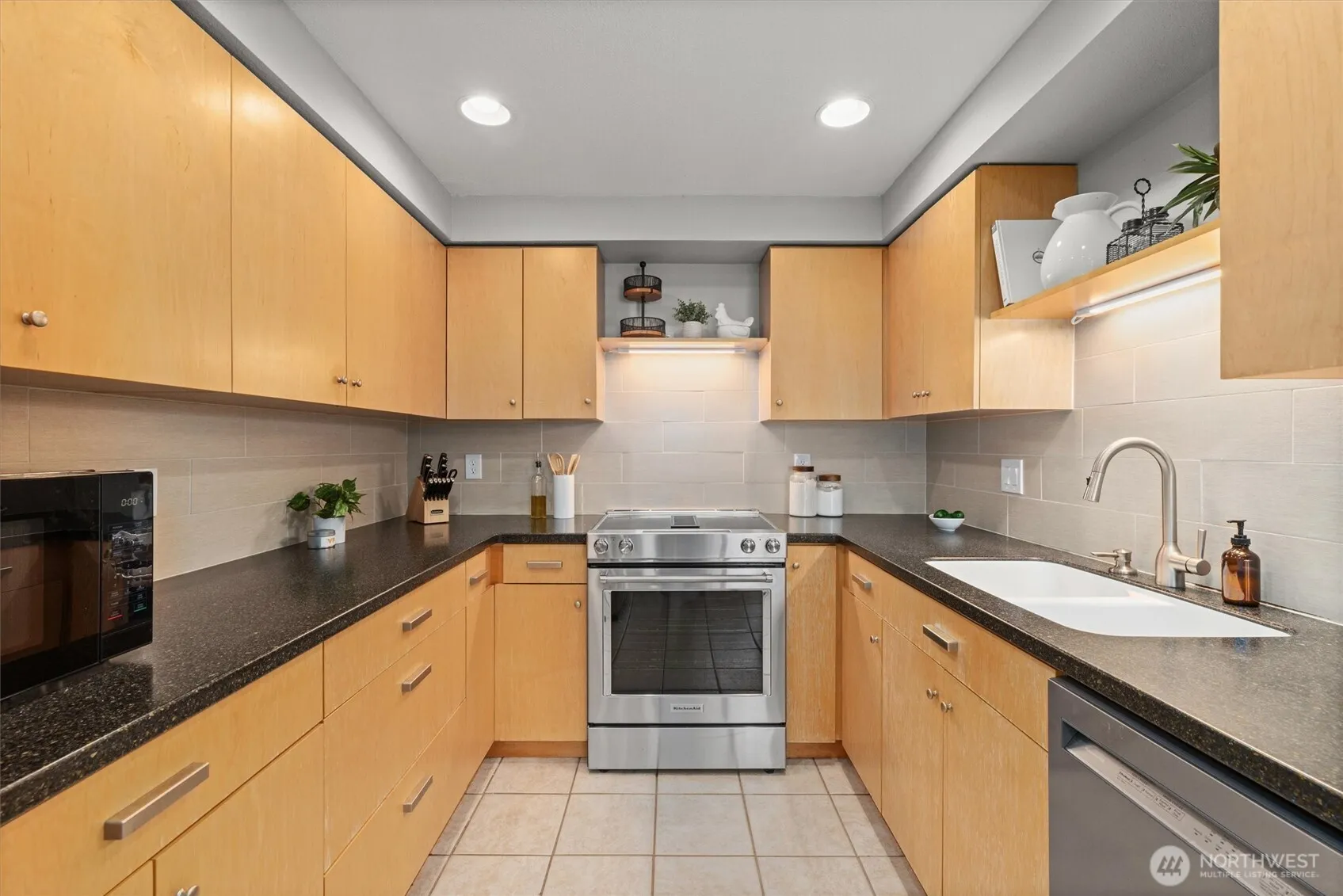 Property photo for 8225 212th Street Sw #304, Edmonds photo 5