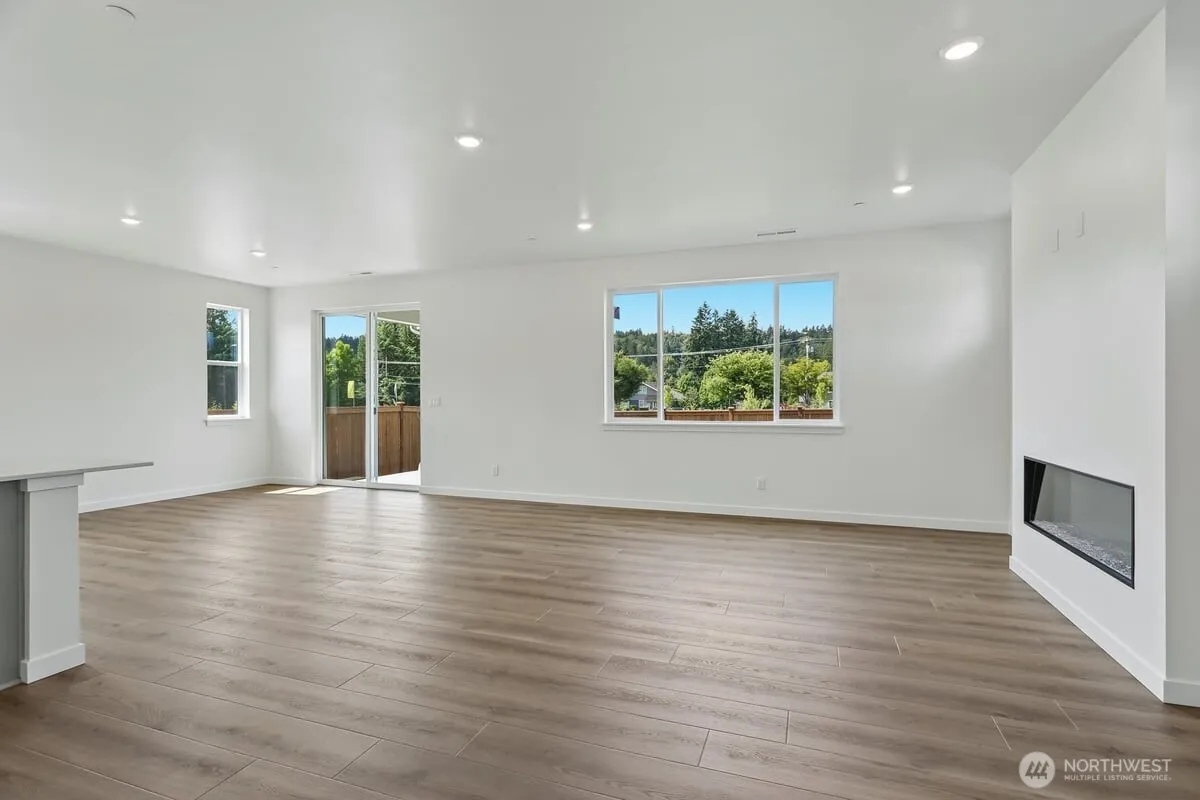 Property photo for 23962 36th Avenue Se #4, Bothell photo 5