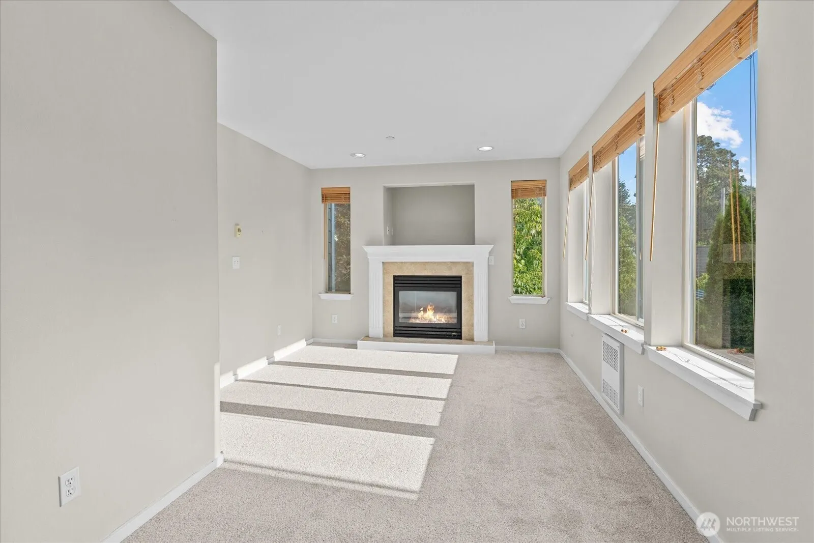 Property photo for 205 Avenue E #b, Snohomish photo 2