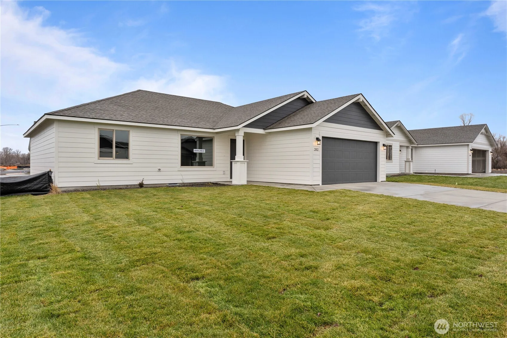 Property photo for 202 N Sandy Loop, Moses Lake photo 2