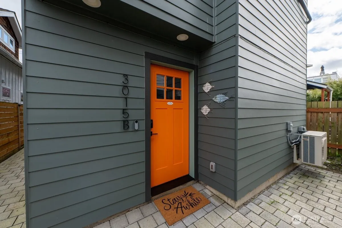 Property photo for 3015 61st Avenue Sw #b, Seattle