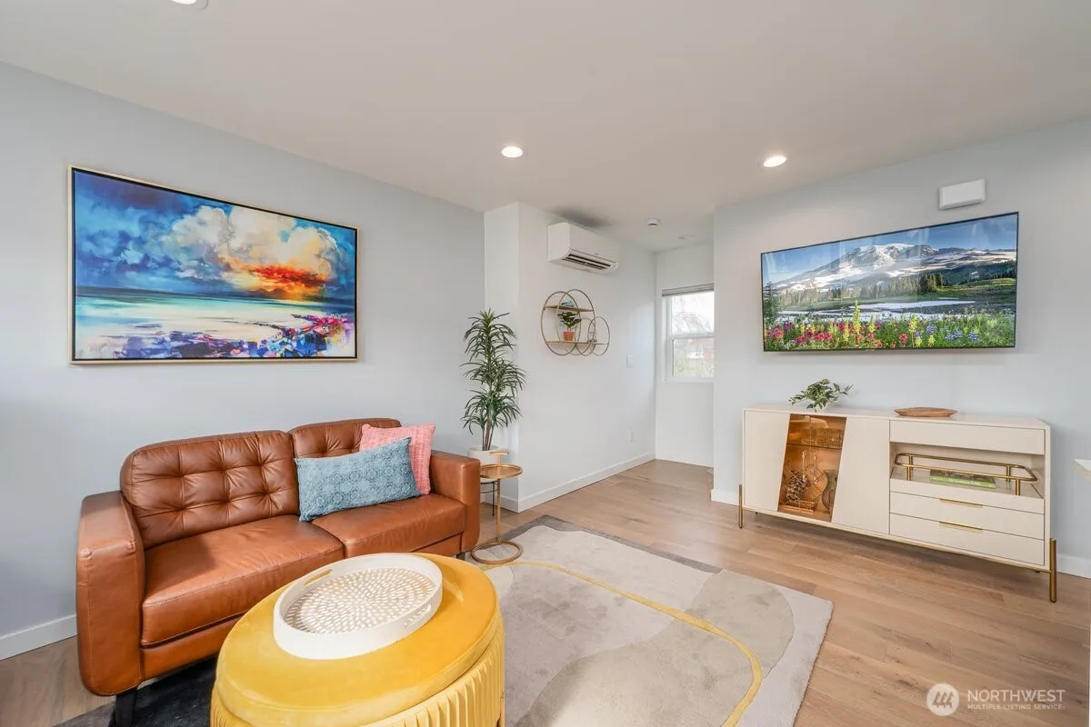 Property photo for 3015 61st Avenue Sw #b, Seattle photo 3