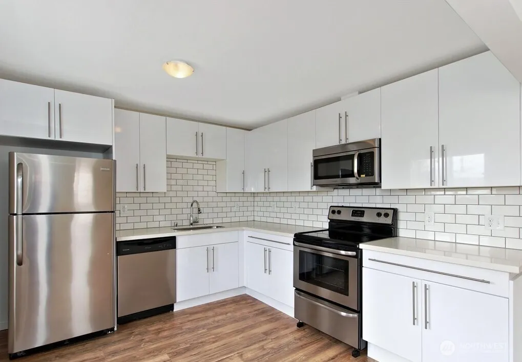 Property photo for 5045 37th Avenue S, Seattle photo 4