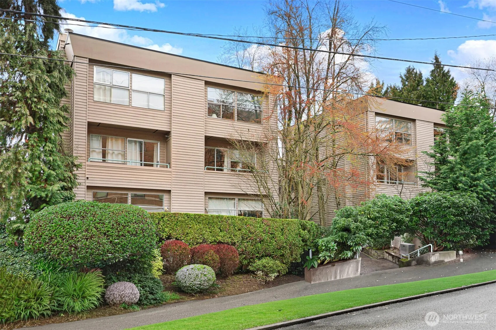 Property photo for 2829 Franklin Avenue E #n2, Seattle
