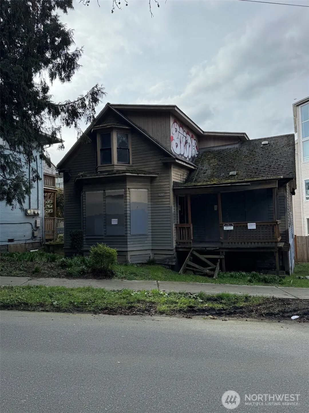 Property photo for 2531 Gilman Drive W, Seattle photo 3