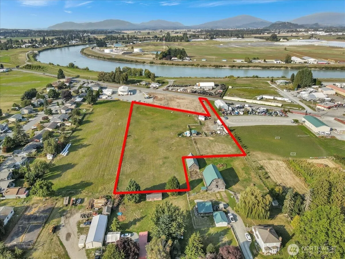 Property photo for 17506 State Route 526, Mount Vernon photo 5