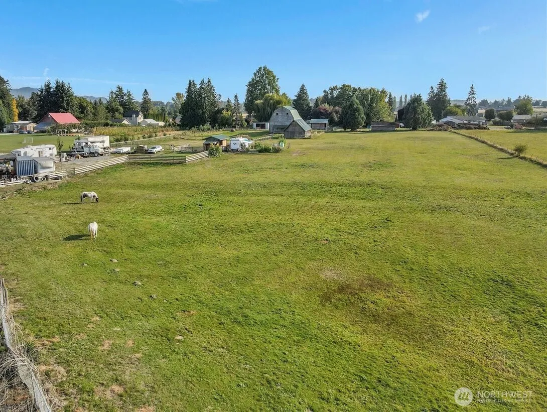 Property photo for 17506 State Route 526, Mount Vernon photo 2