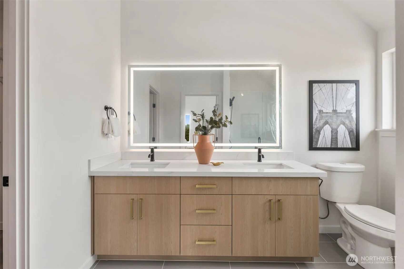 Property photo for 806 B S Rose Street, Seattle photo 5