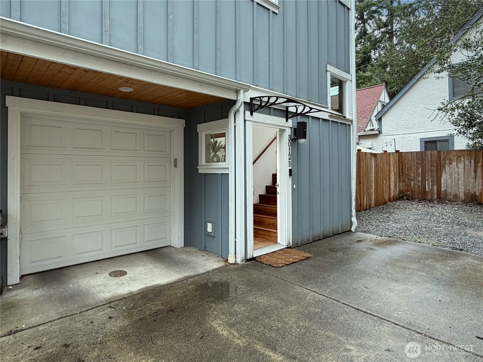 Property photo for 3012 Ne 137th Street #b, Seattle photo 4