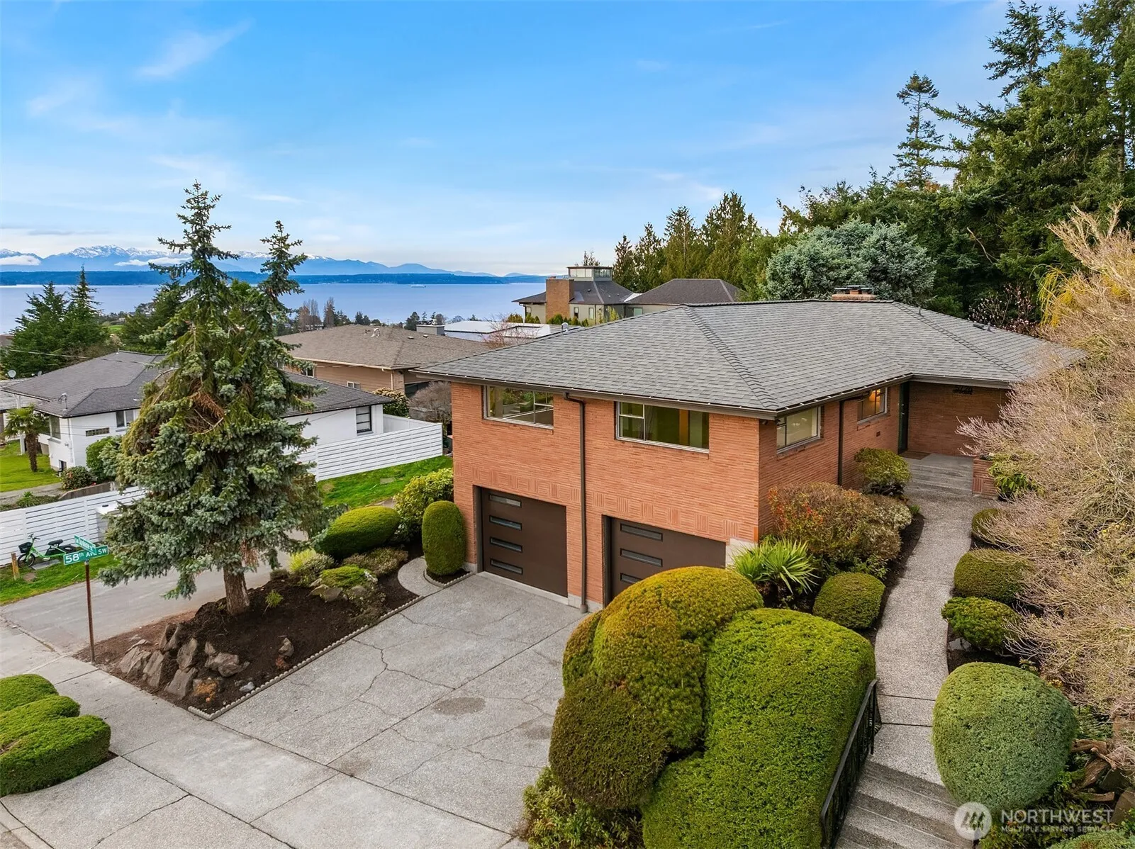 Property photo for 5726 Sw Spokane Street, Seattle