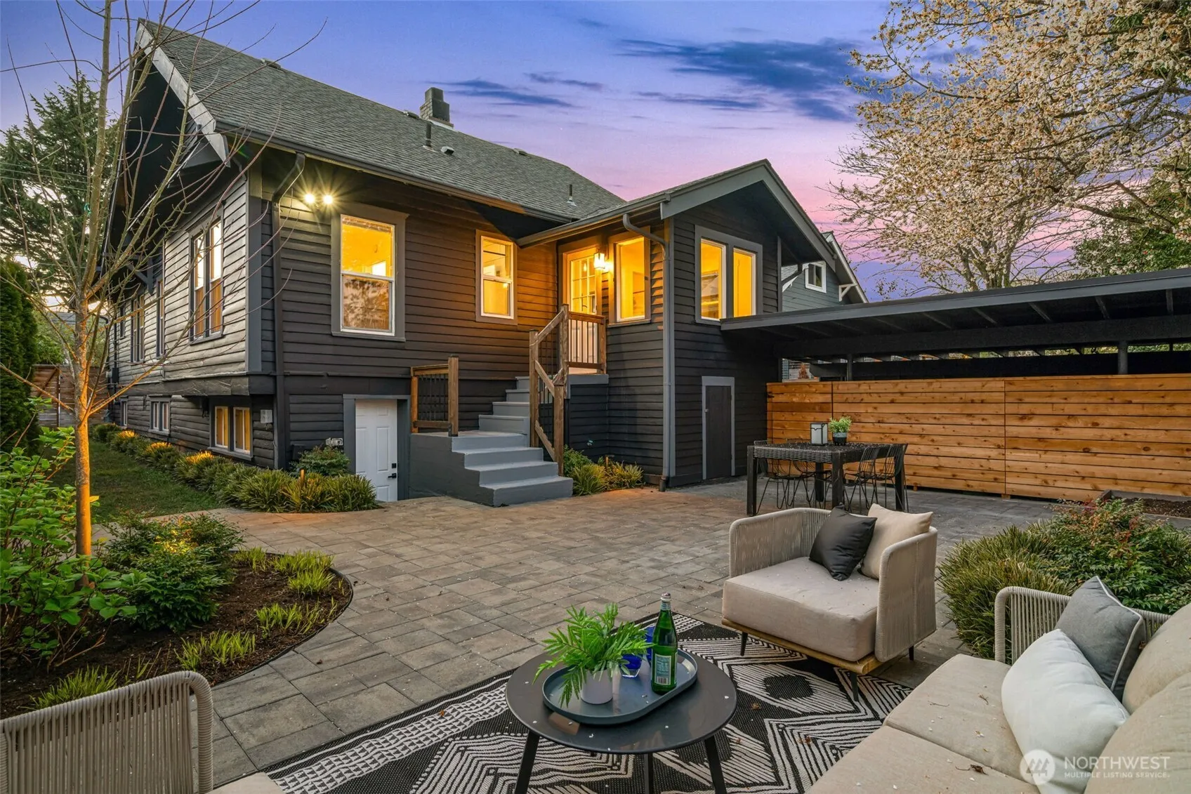 Property photo for 328 26th Avenue, Seattle photo 3
