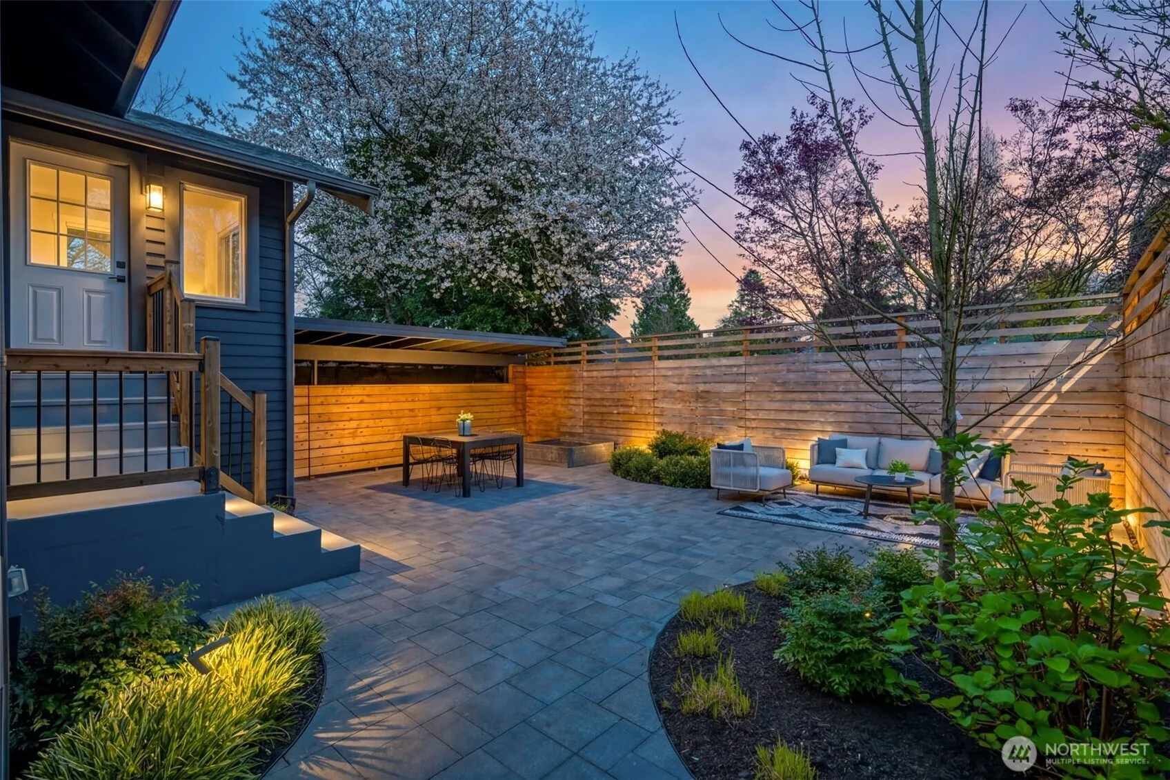 Property photo for 328 26th Avenue, Seattle photo 2