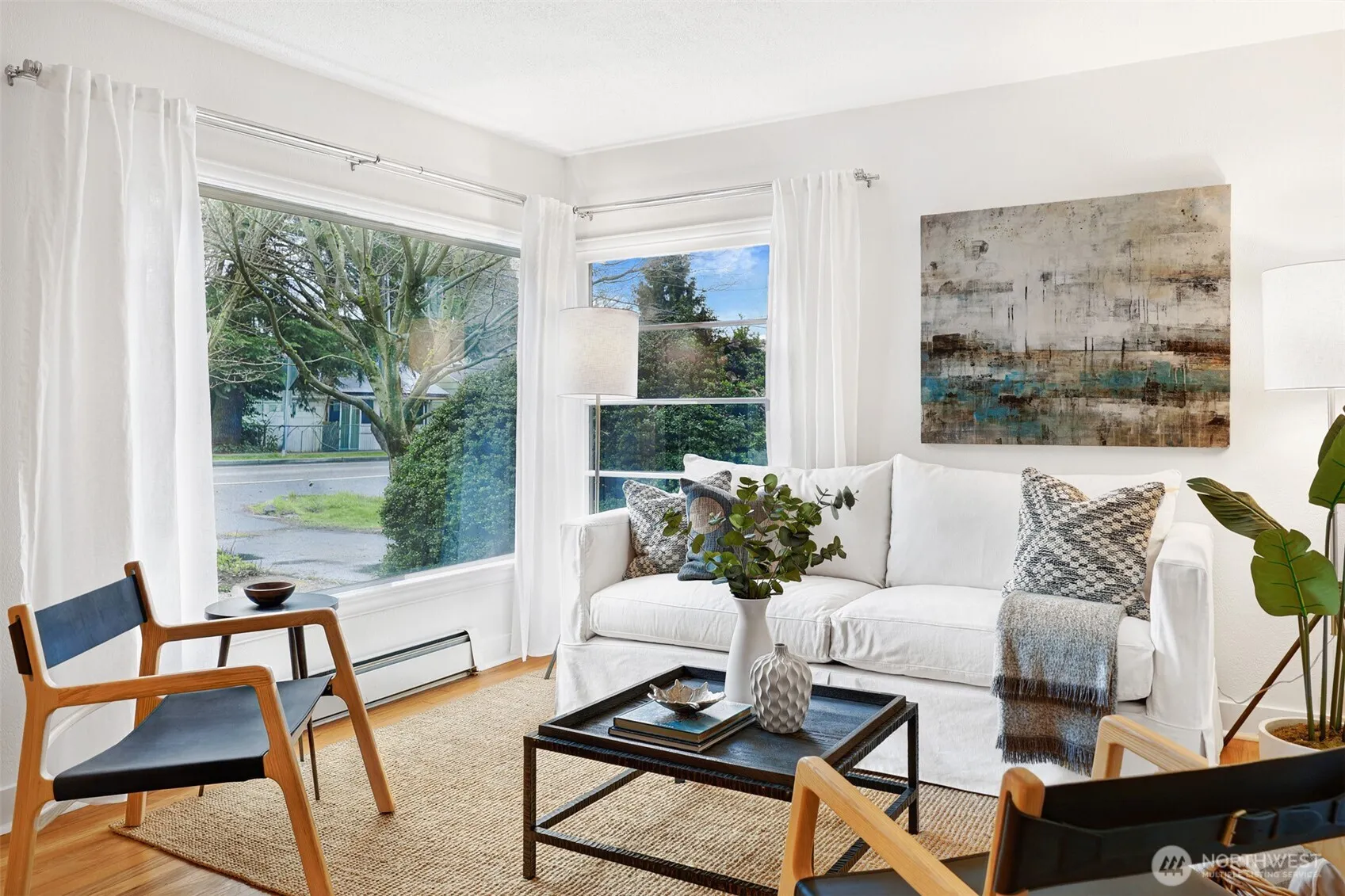 Property photo for 11605 Meridian Avenue N, Seattle photo 4