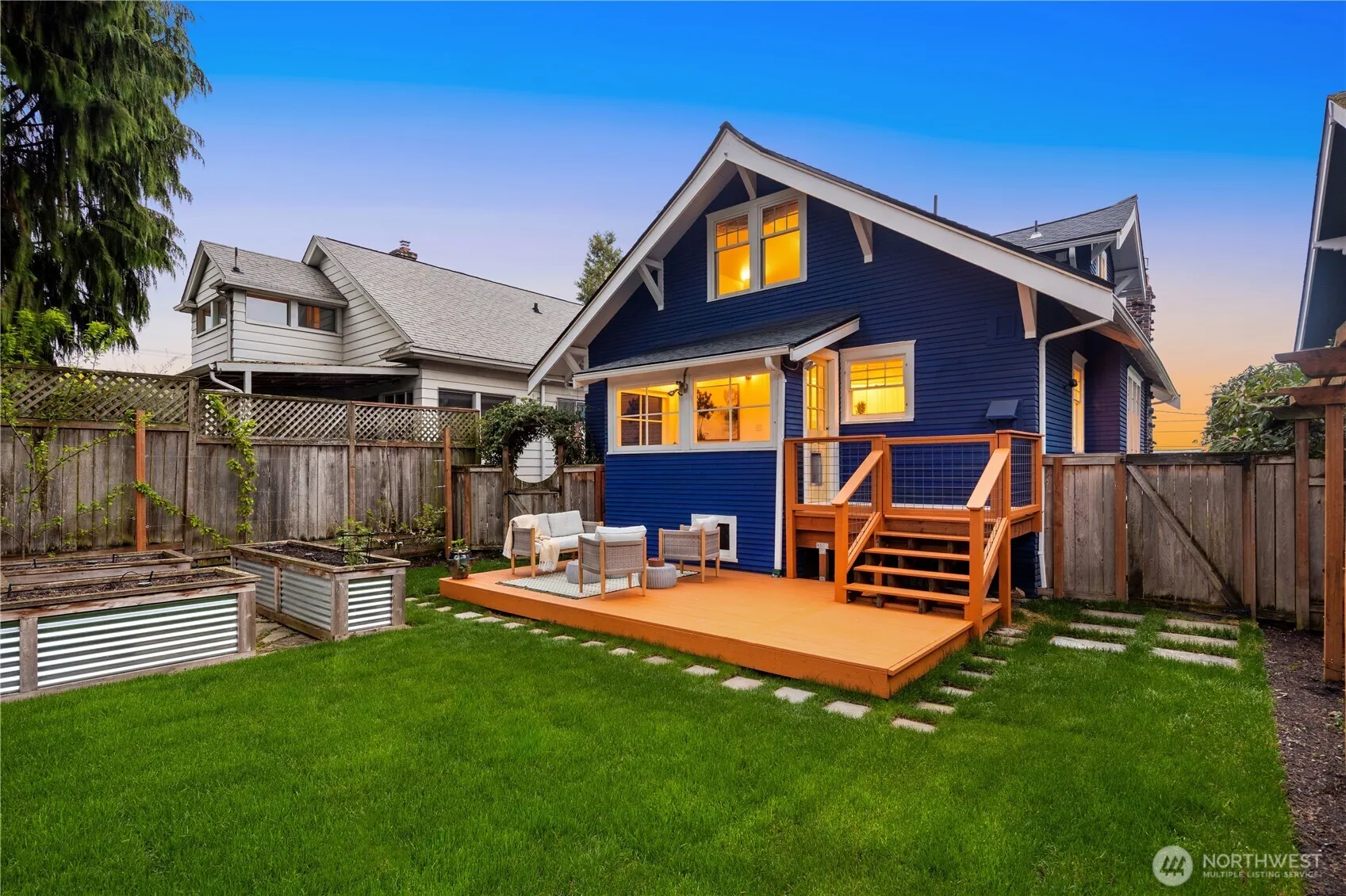 Property photo for 4747 Latona Avenue Ne, Seattle photo 2