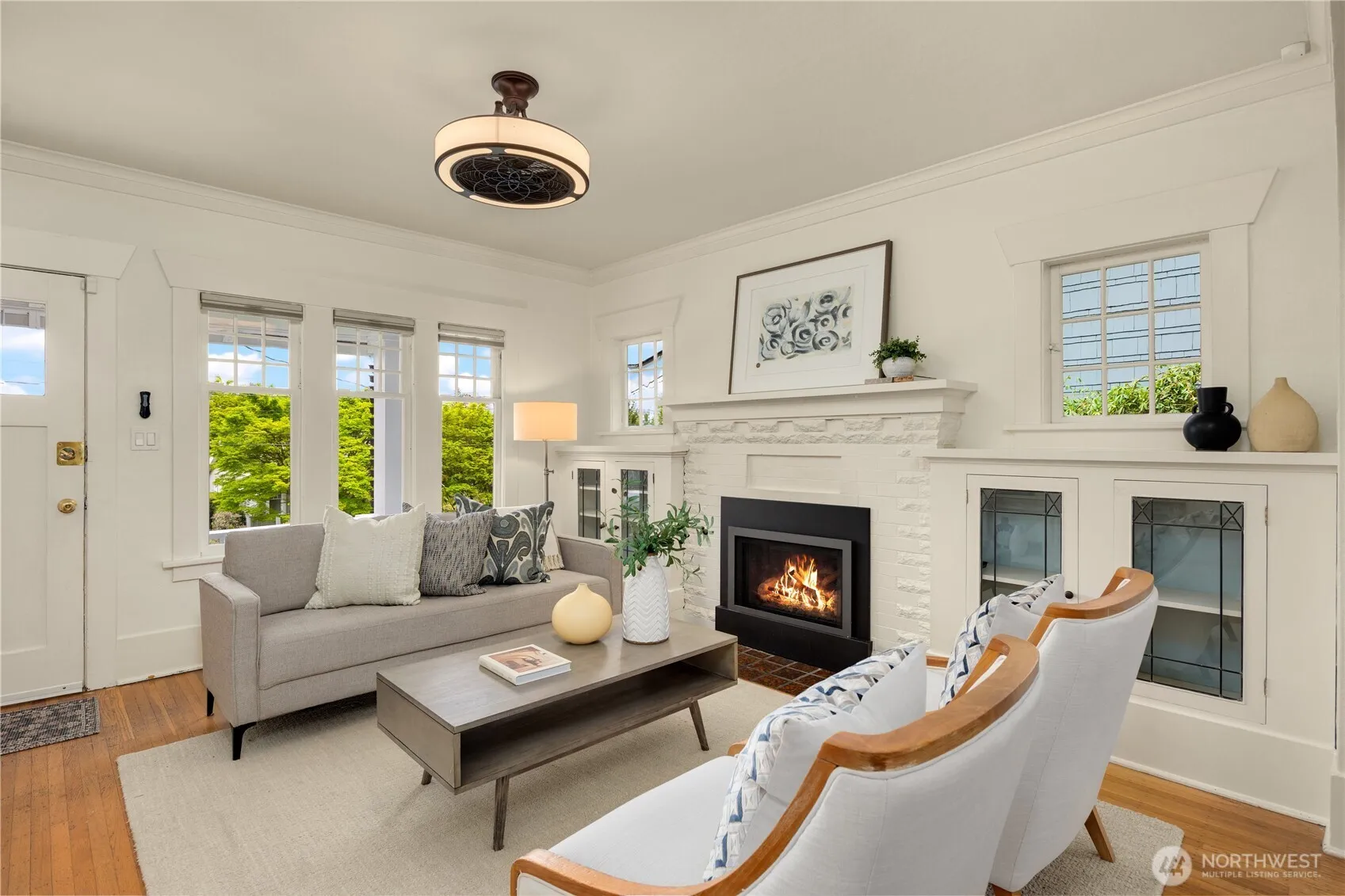 Property photo for 4747 Latona Avenue Ne, Seattle photo 3