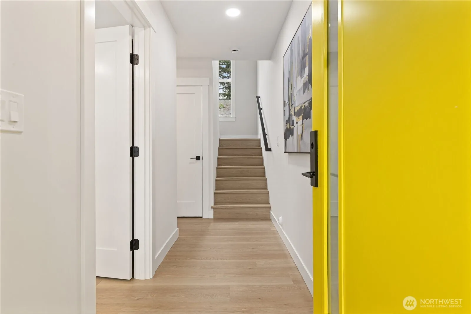 Property photo for 14308 Roslyn Place N #b, Seattle photo 3