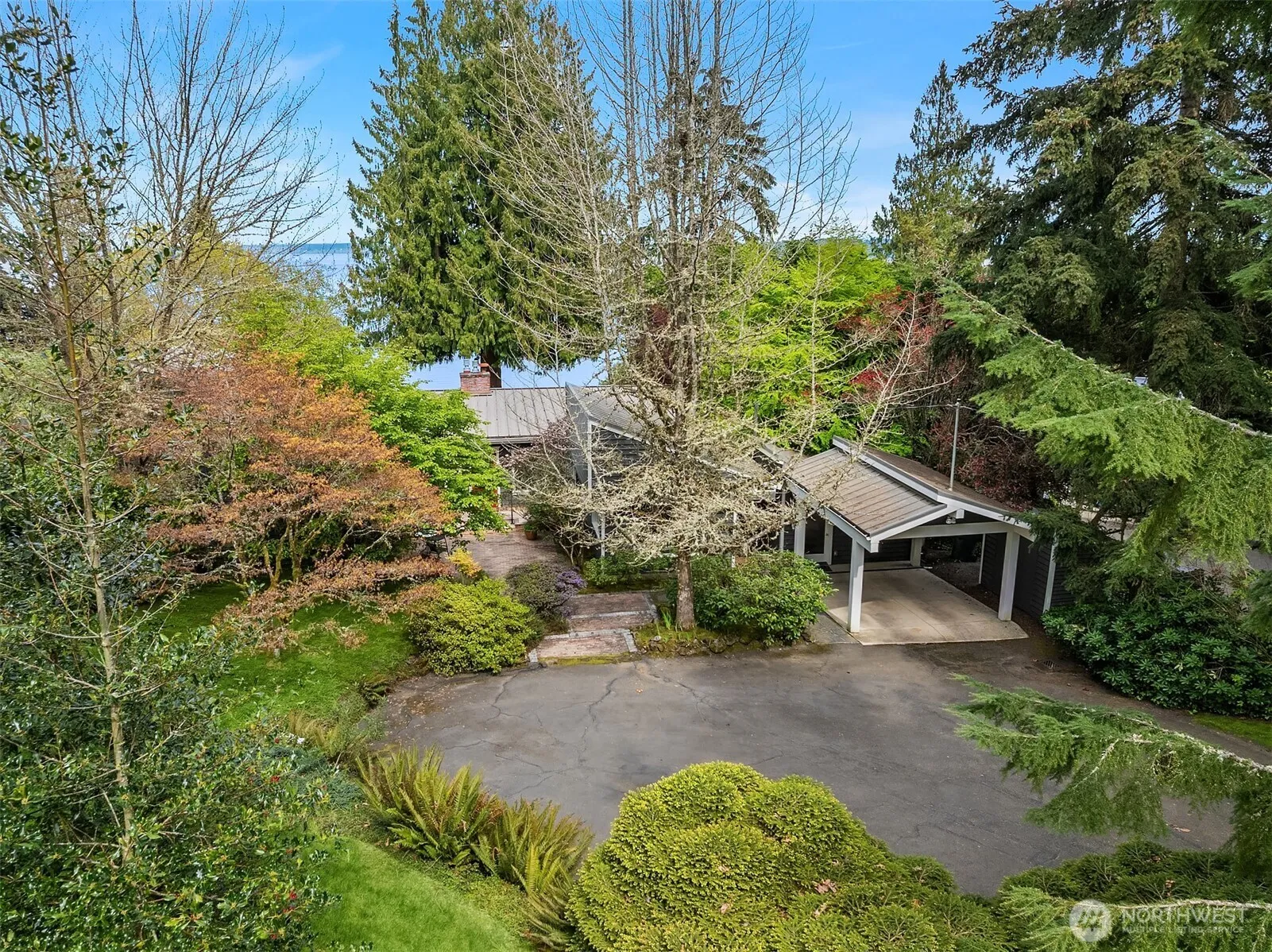 Property photo for 7946 Grand Avenue Ne, Bainbridge Island photo 3