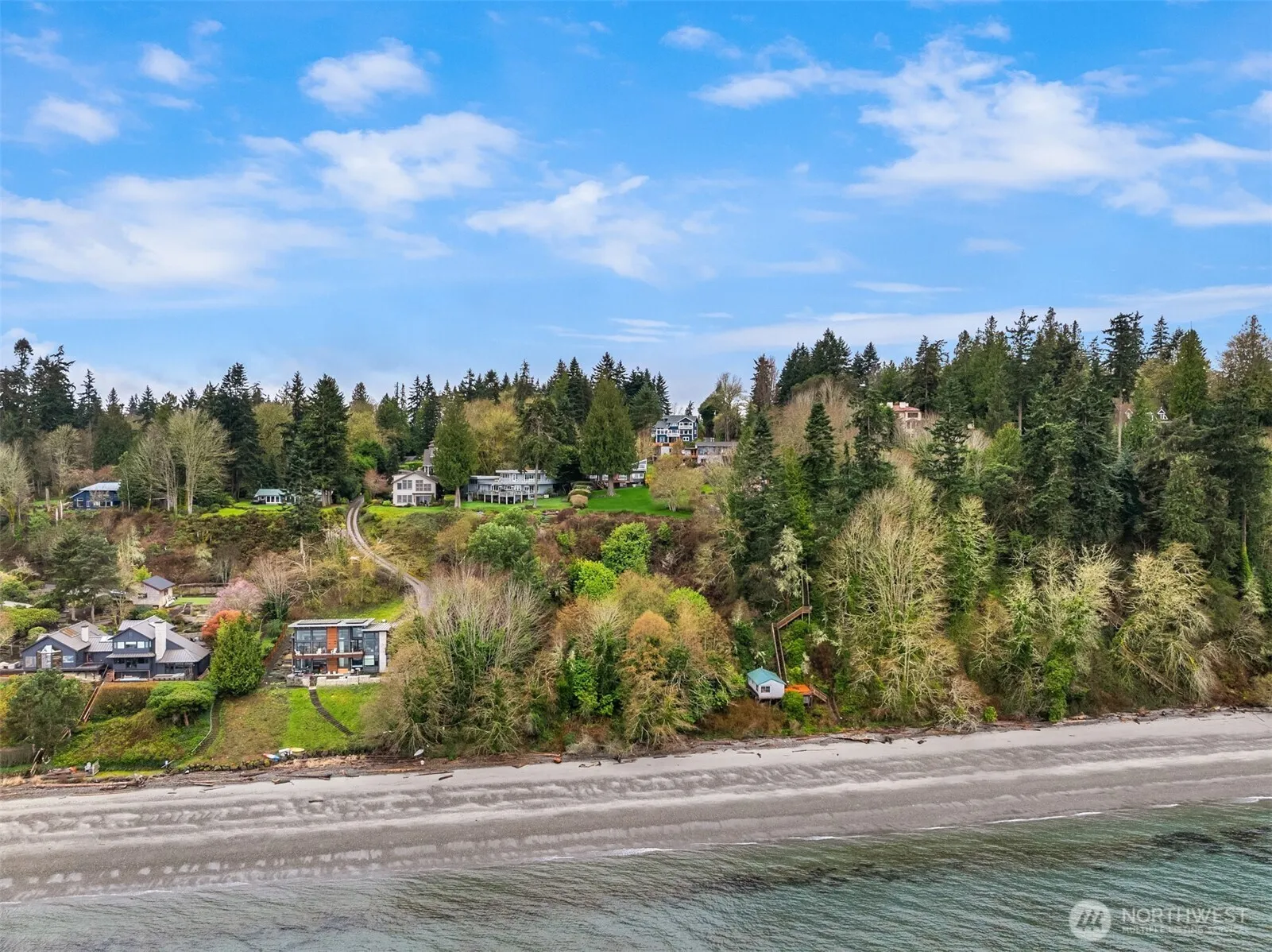 Property photo for 7946 Grand Avenue Ne, Bainbridge Island photo 2