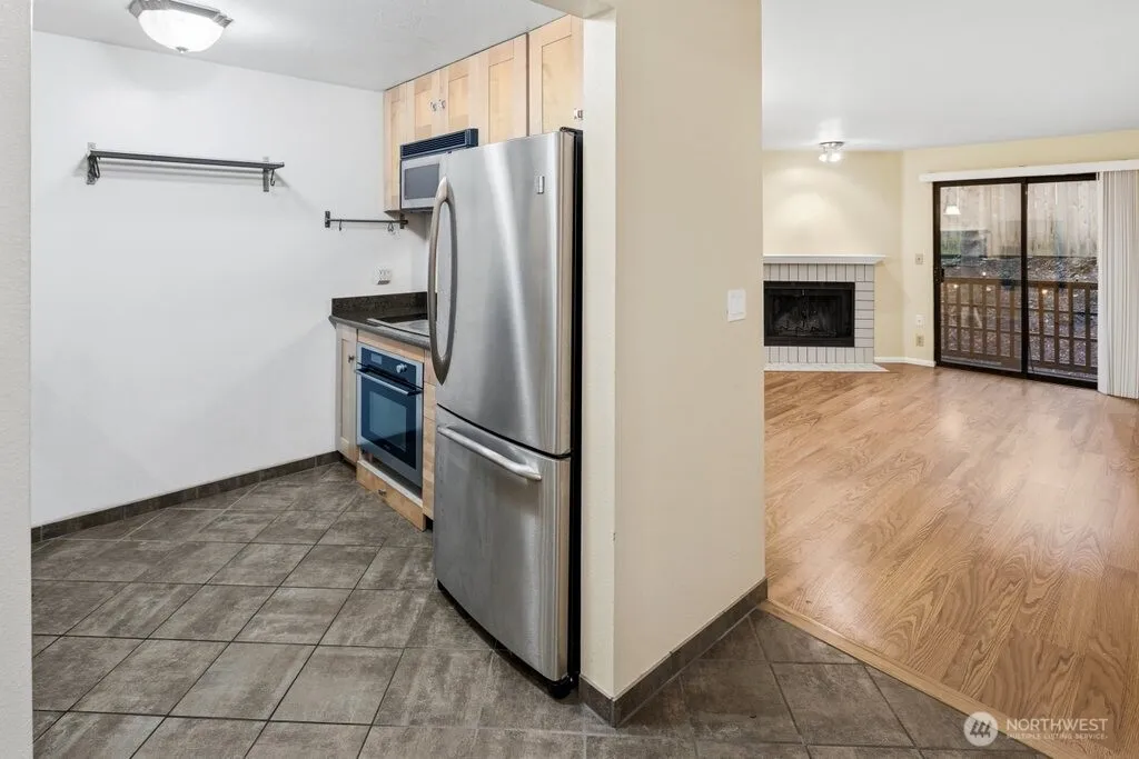 Property photo for 710 N 160th Street #b112, Shoreline photo 2