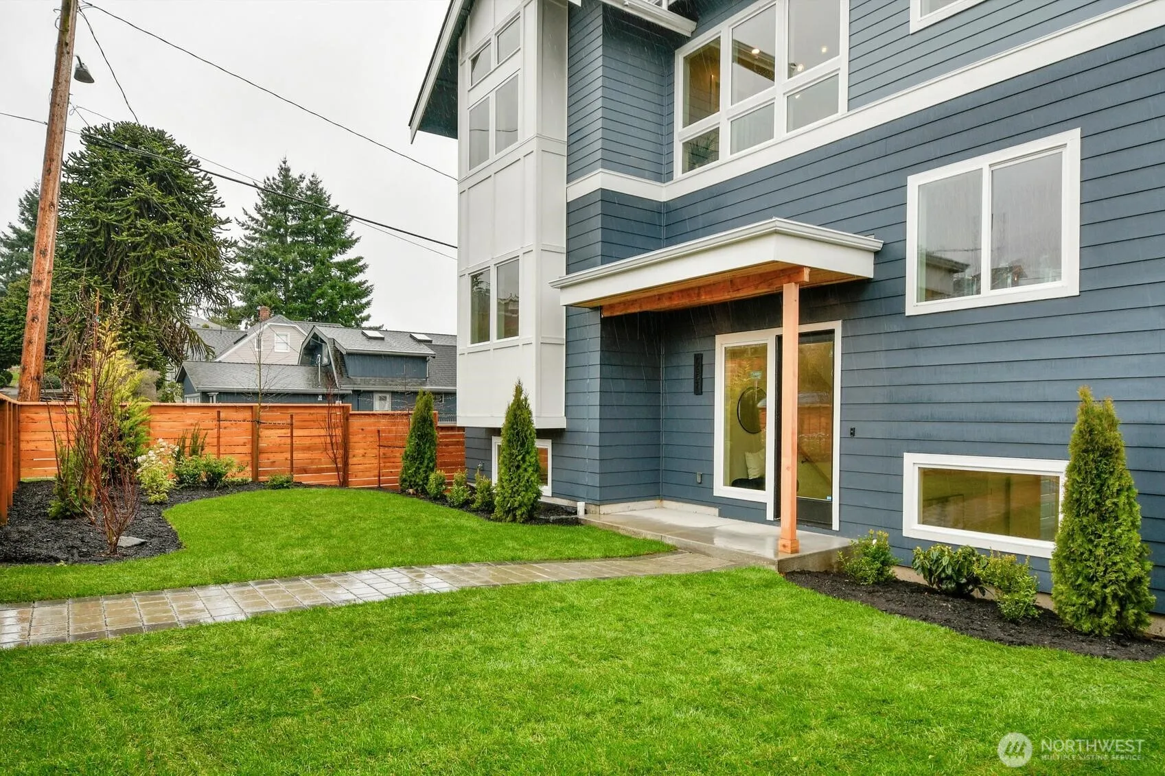 Property photo for 6357 38th Avenue Sw, Seattle photo 2