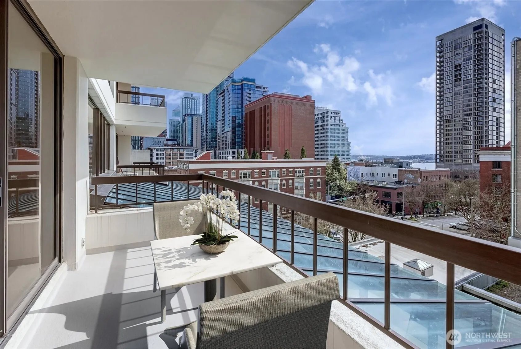 Property photo for 2201 3rd Avenue #803, Seattle photo 5