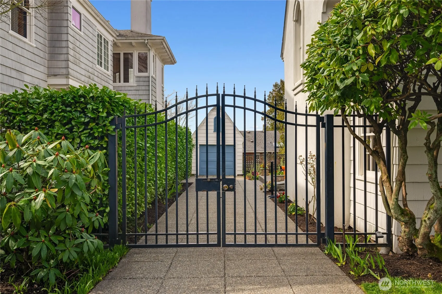 Property photo for 1807 Federal Avenue E, Seattle photo 3